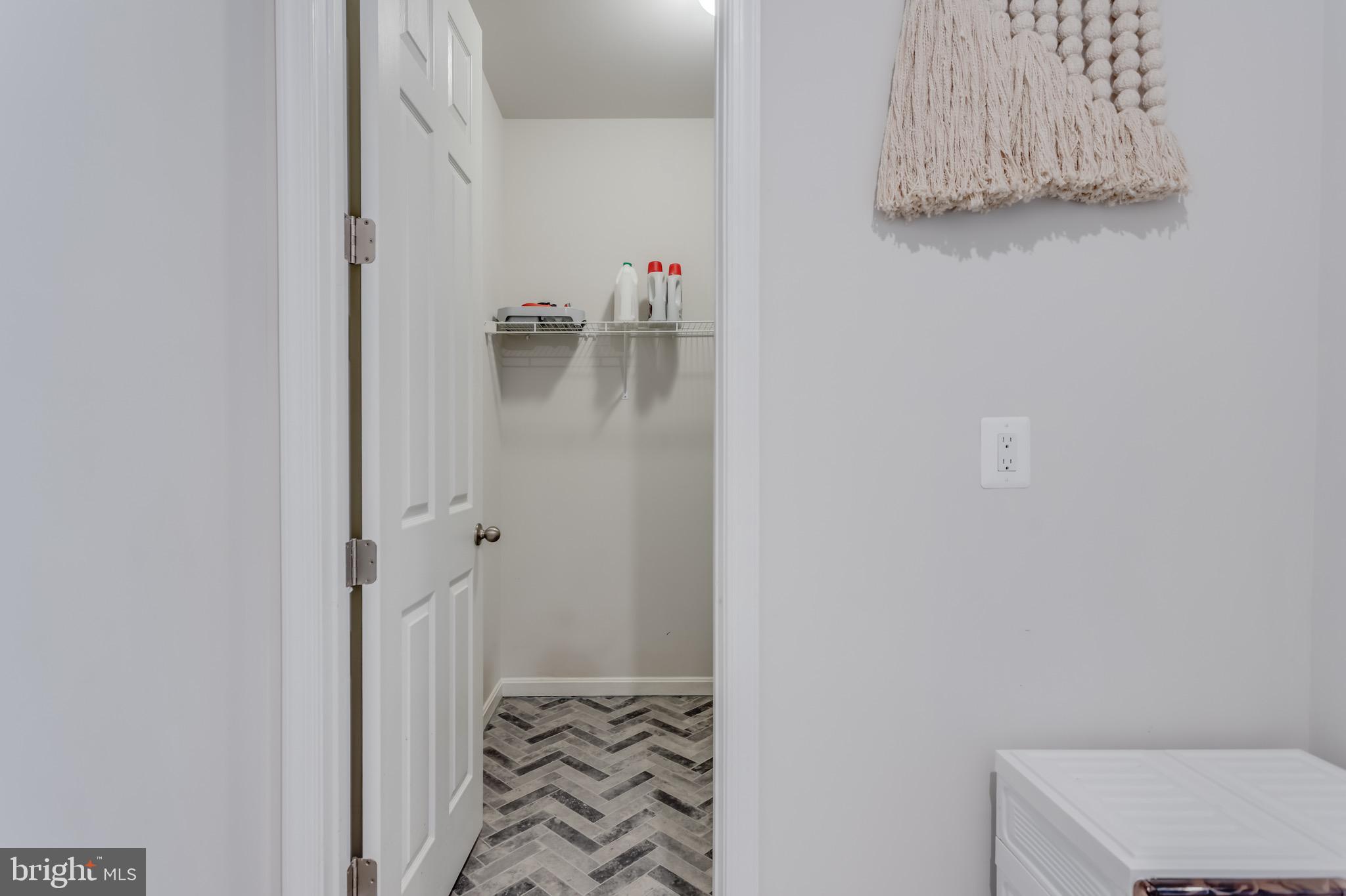 RAVEN OAKS - Residential