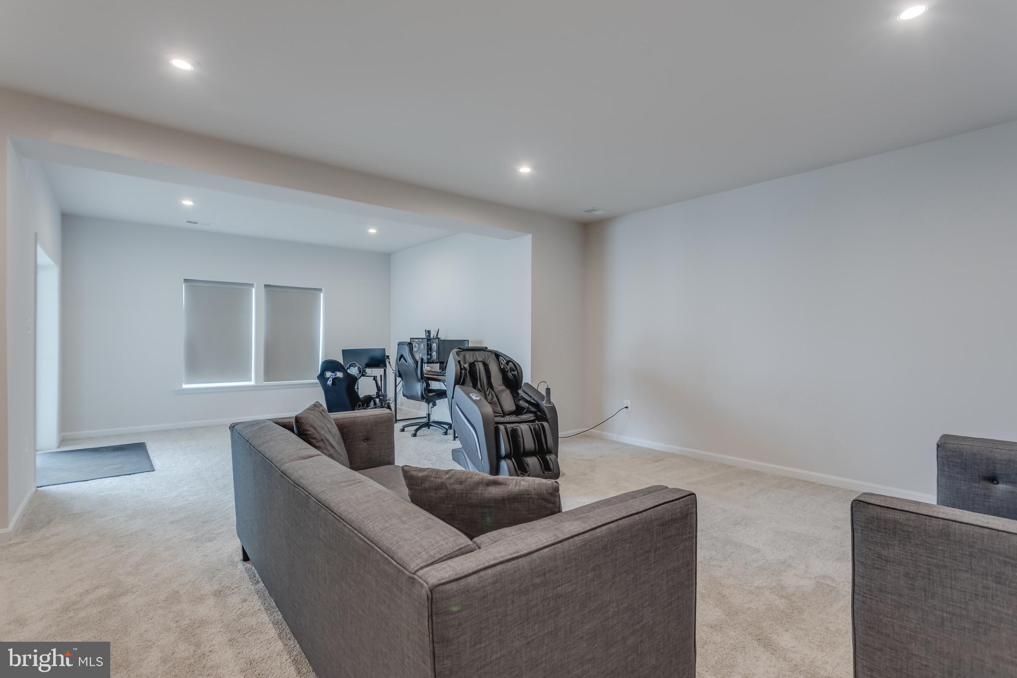 RAVEN OAKS - Residential