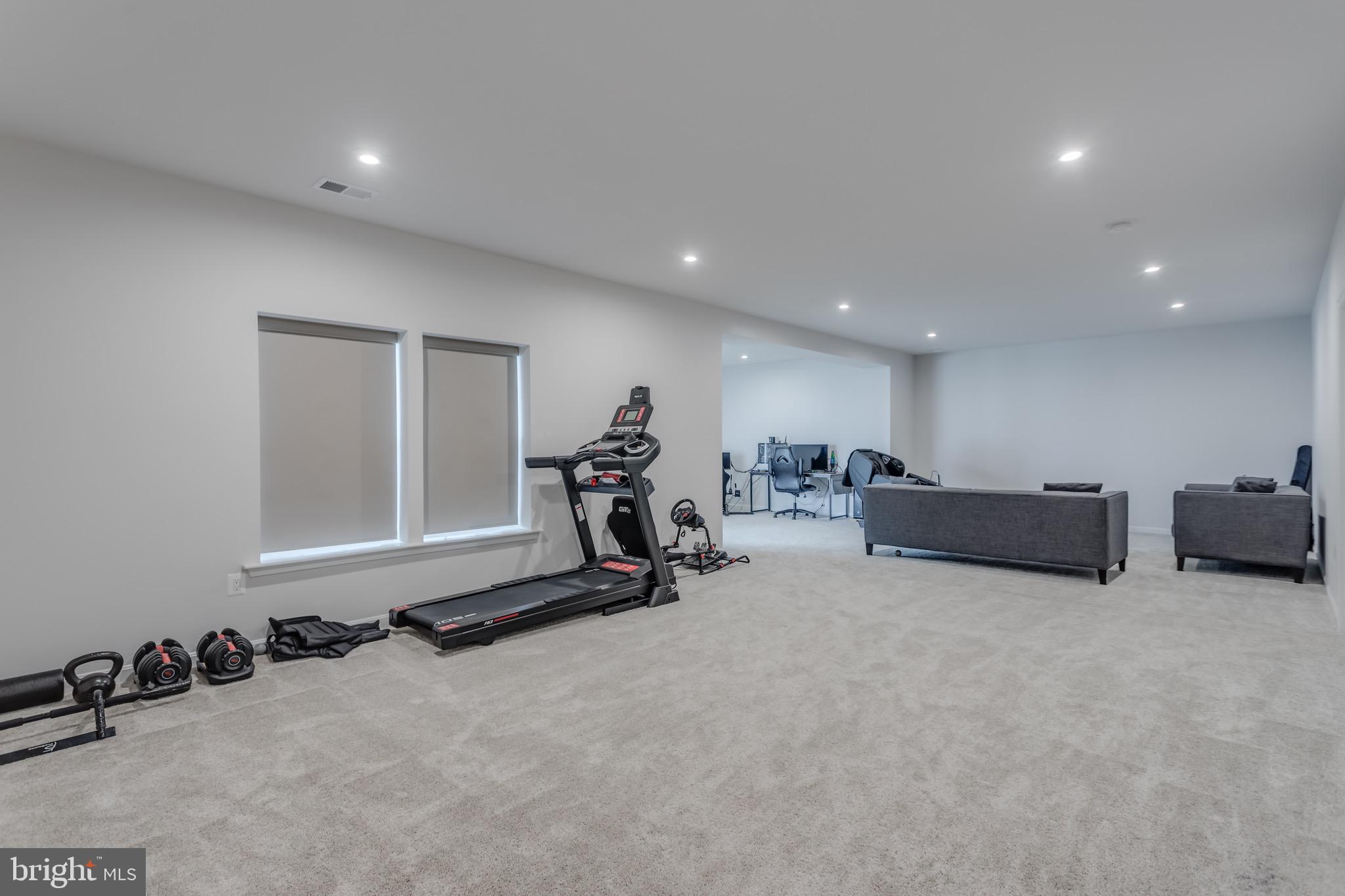 RAVEN OAKS - Residential