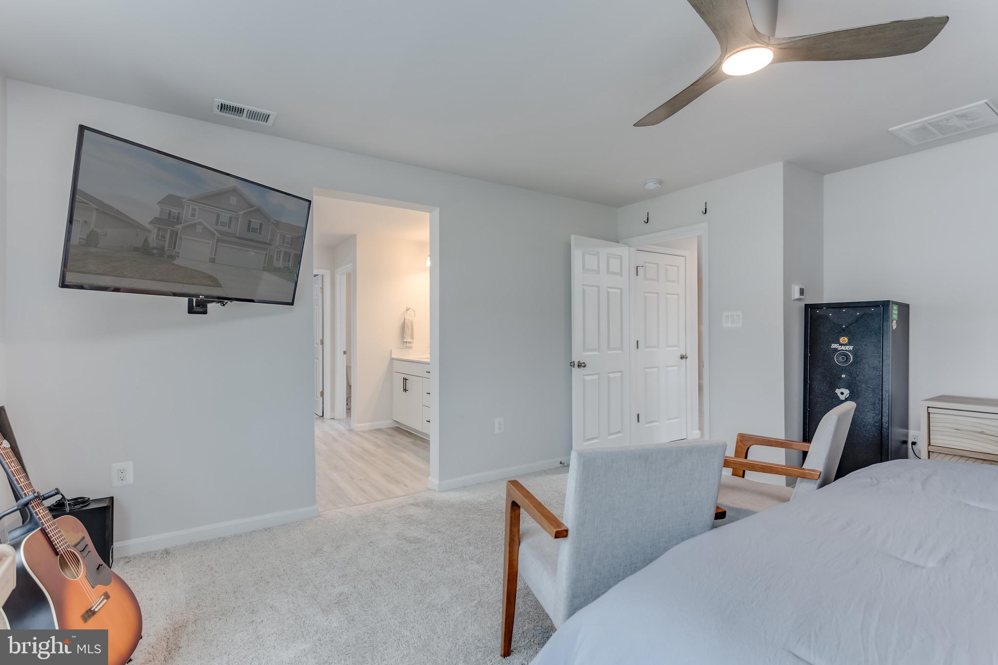 RAVEN OAKS - Residential