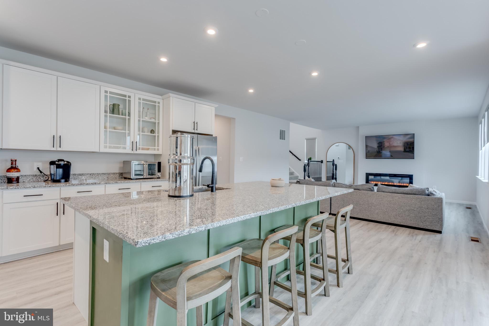 RAVEN OAKS - Residential