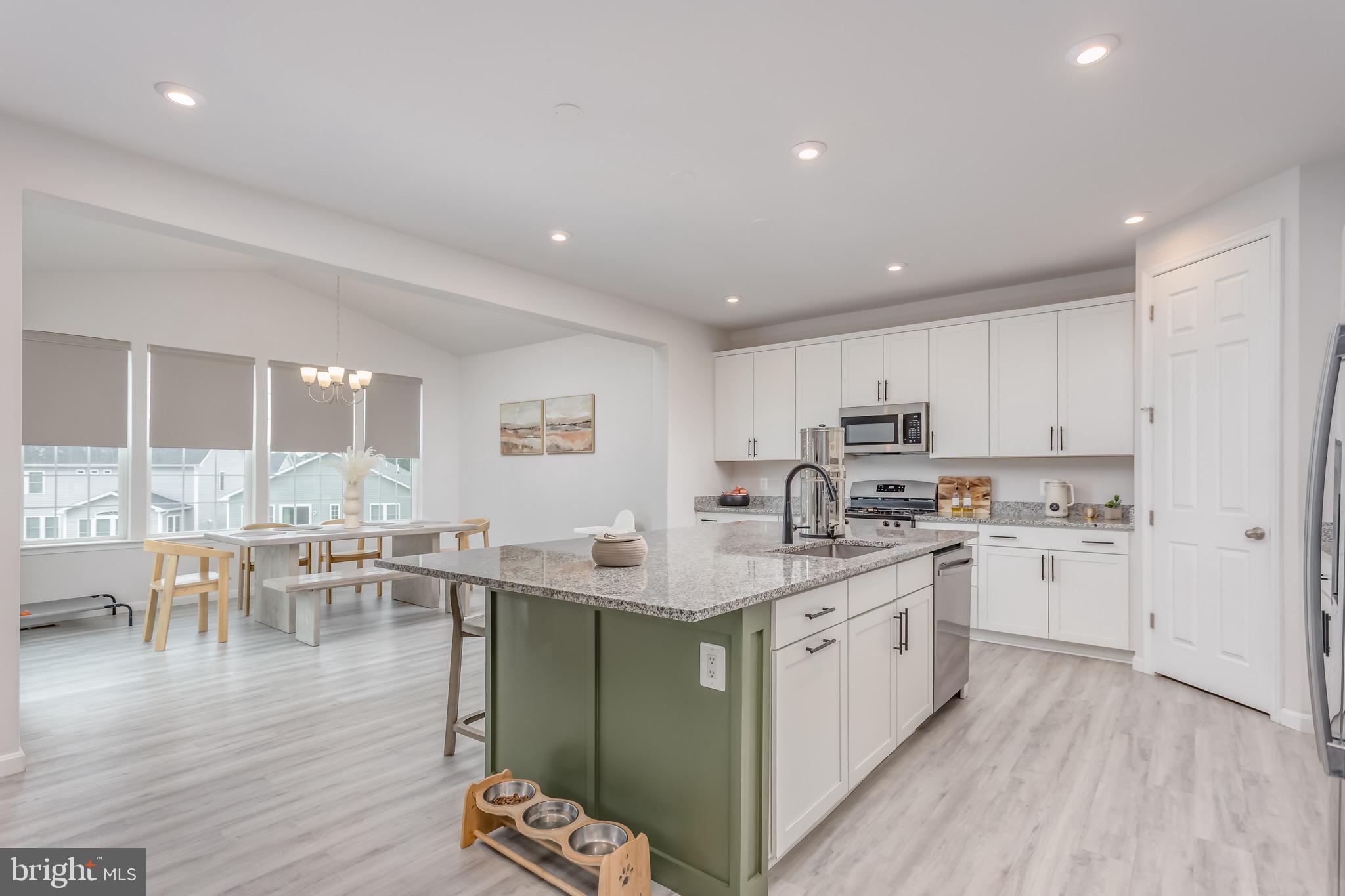 RAVEN OAKS - Residential