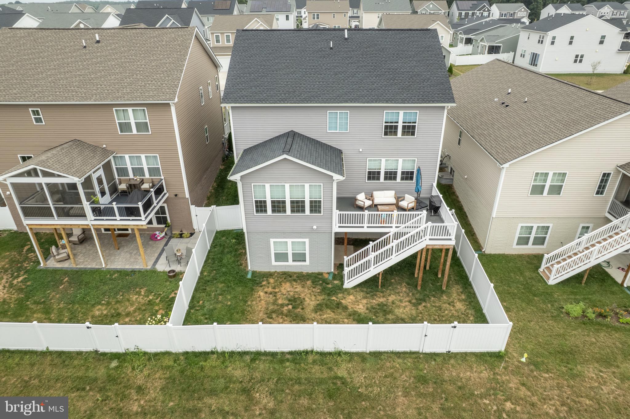 RAVEN OAKS - Residential