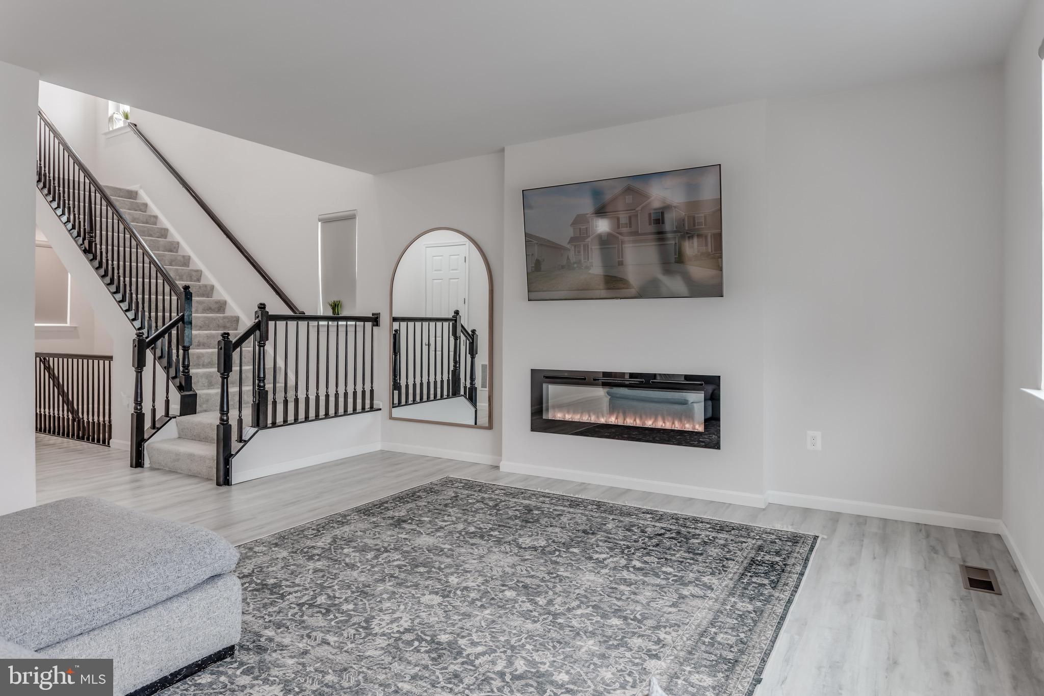 RAVEN OAKS - Residential