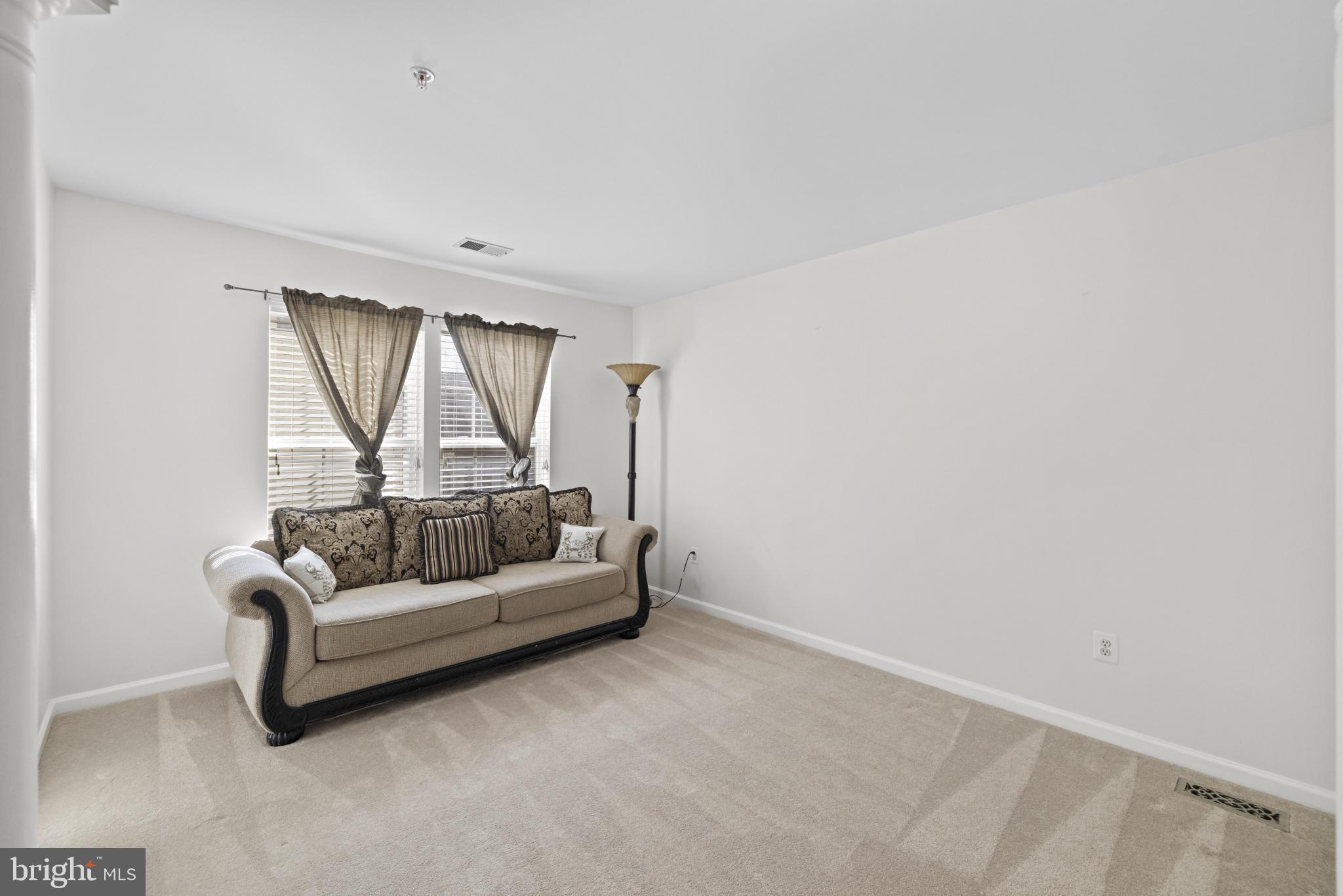 HAMPTON - Residential Lease