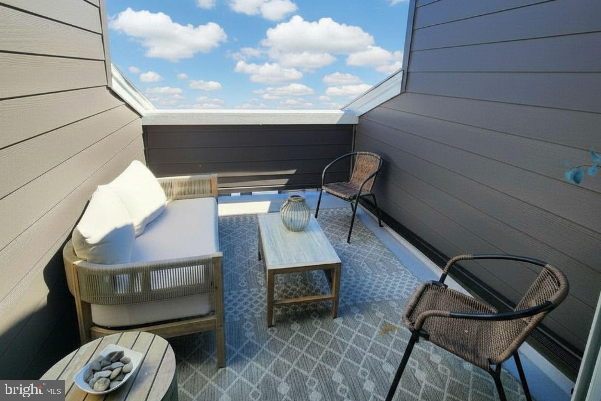 RIVER PLACE - Residential