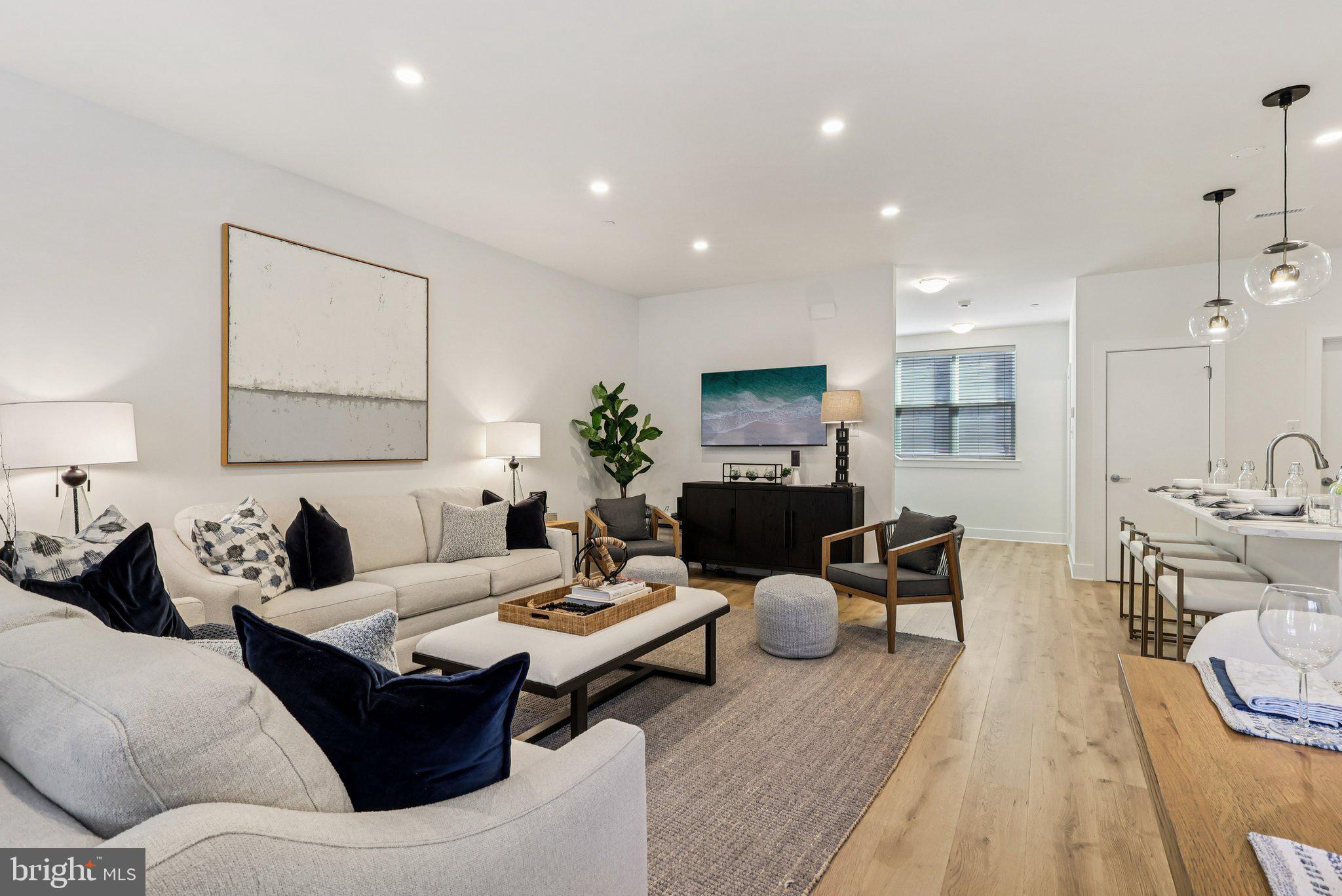 RIVER PLACE - Residential