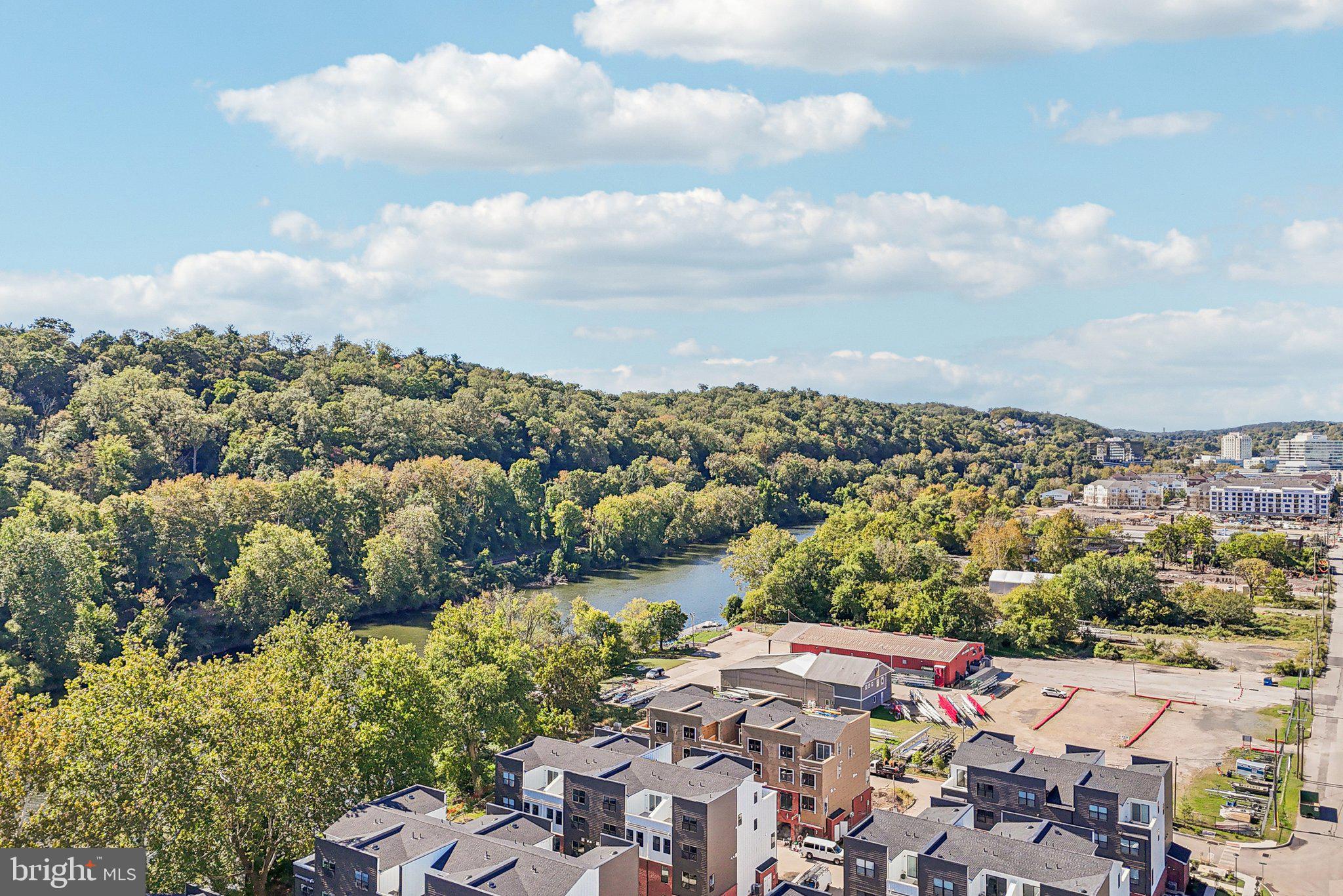 RIVER PLACE - Residential