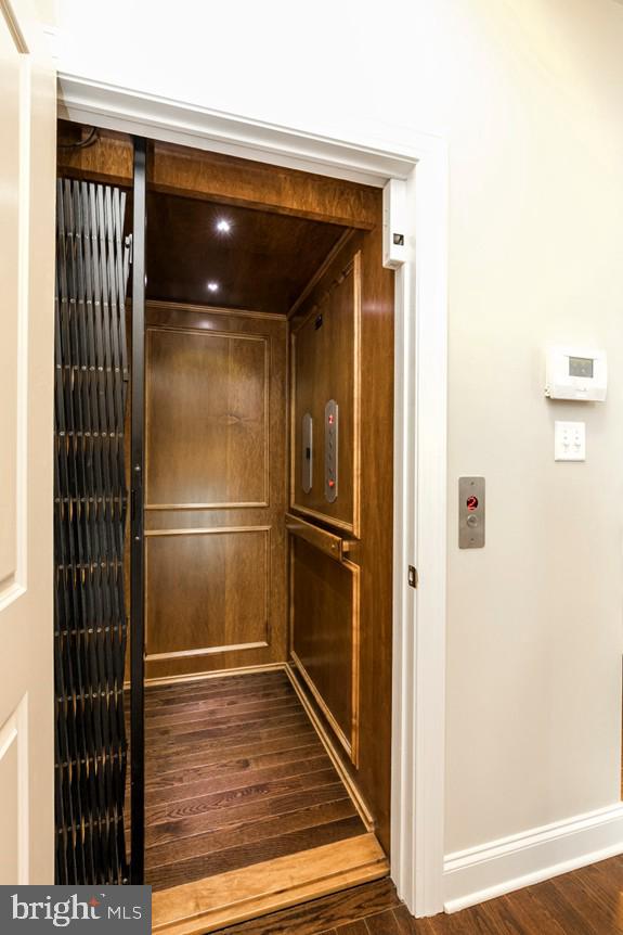 RIVER PLACE - Residential