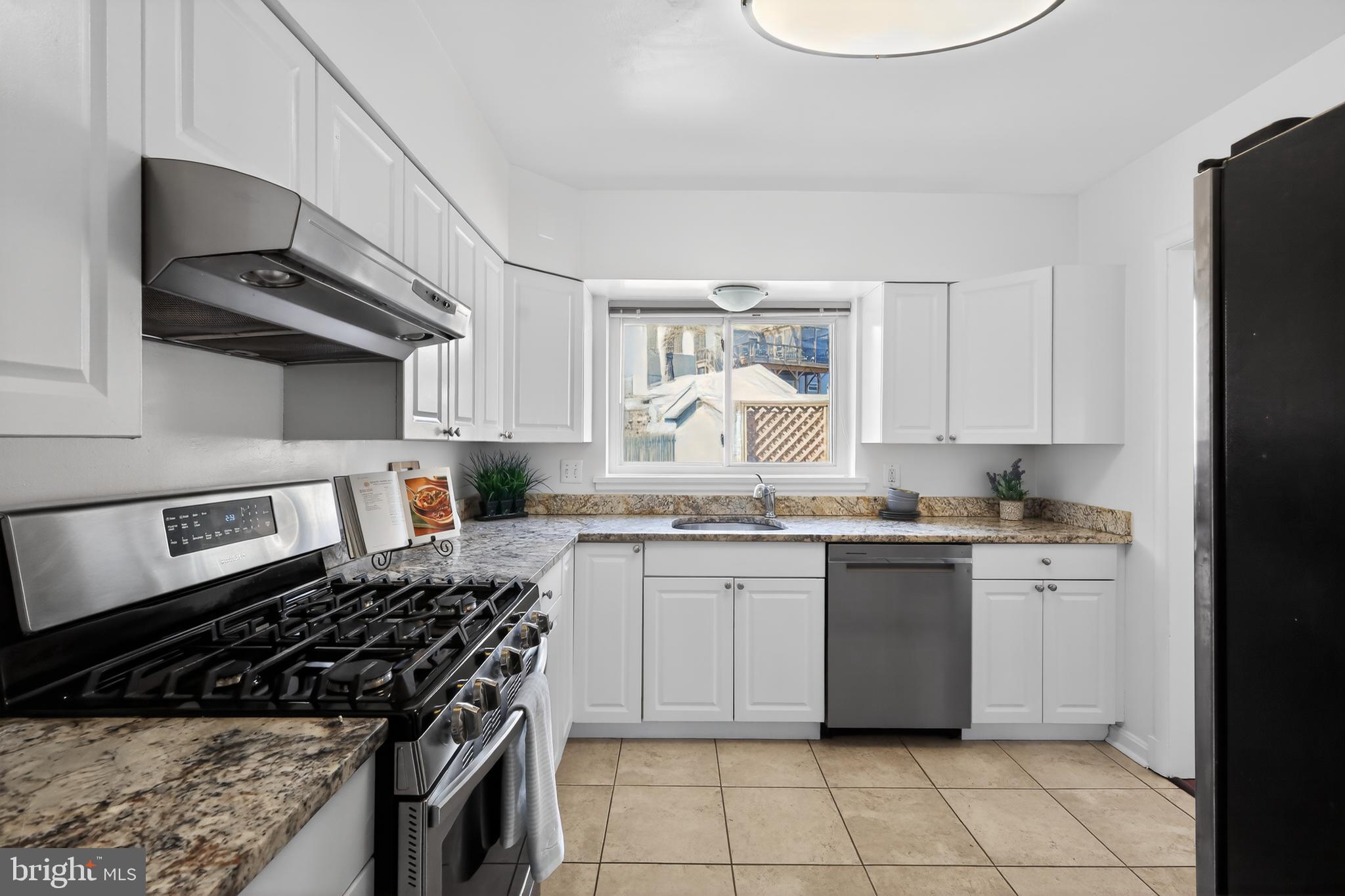 RAVENWOOD PARK - Residential