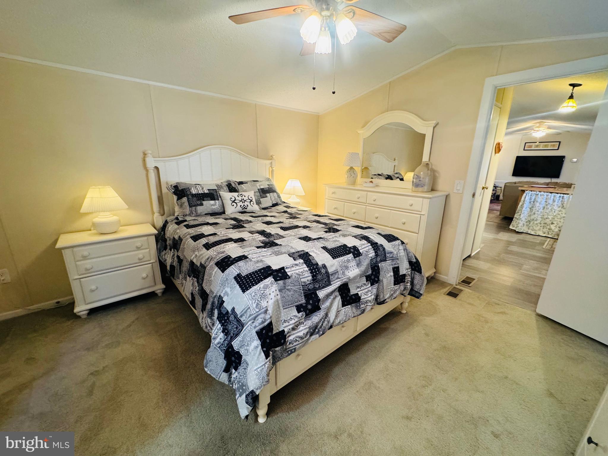 SHADY PARK - Residential