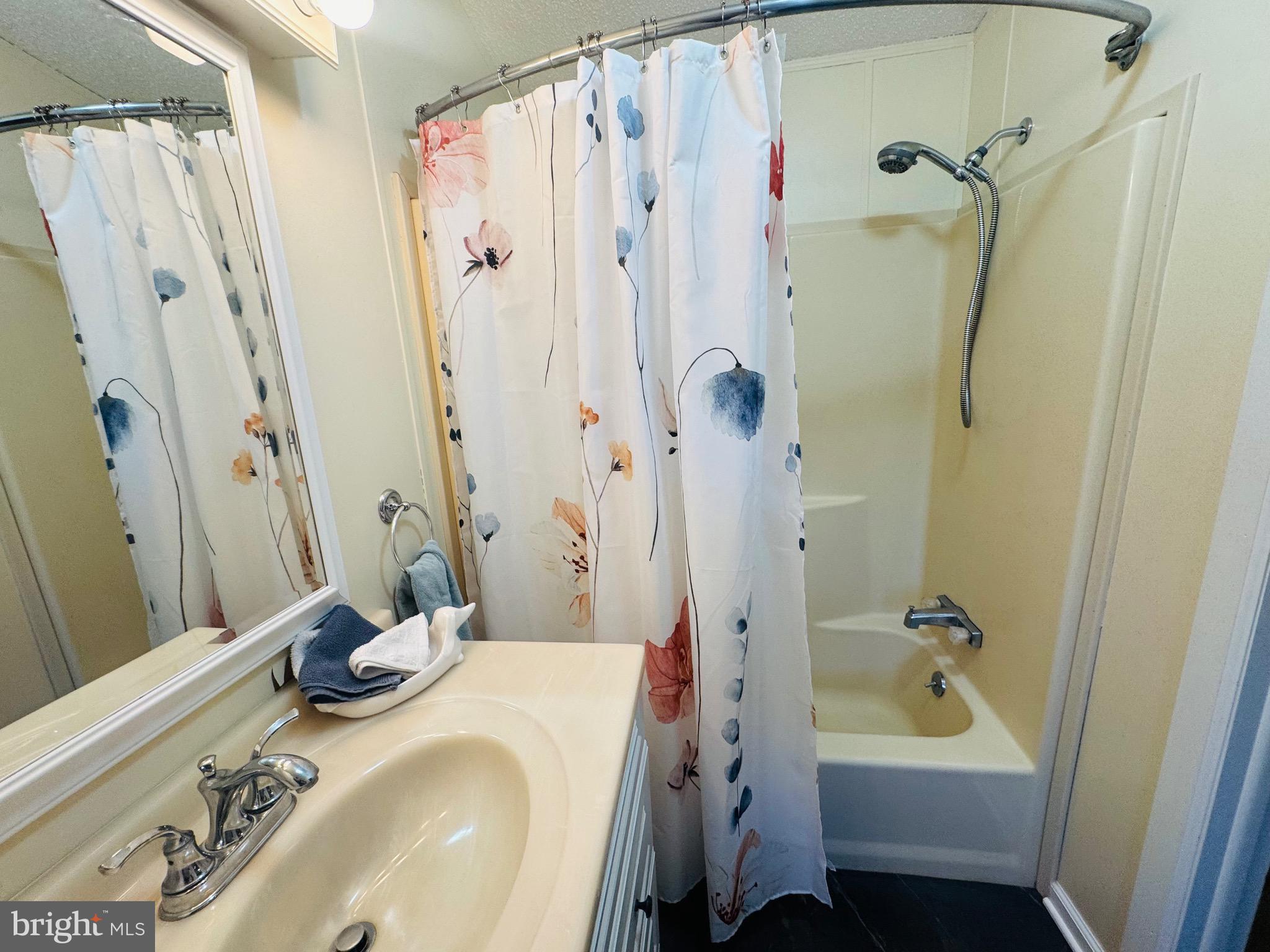 SHADY PARK - Residential