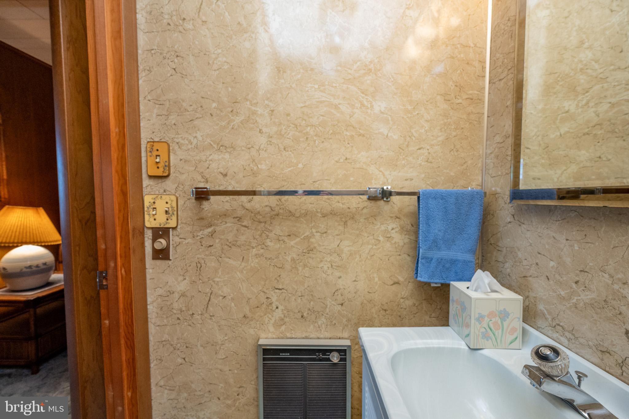 NARROWS HILL - Residential