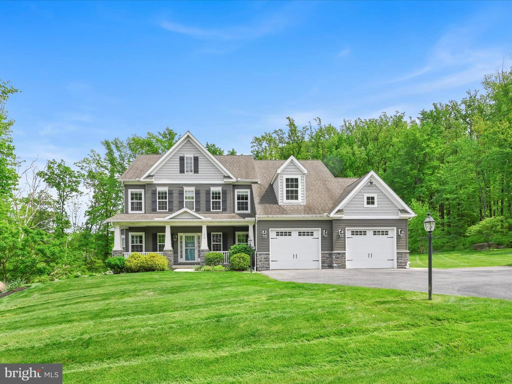 Photo of 226 Crimson Lane, ELIZABETHTOWN, PA 17022 (MLS # PALA2069774)