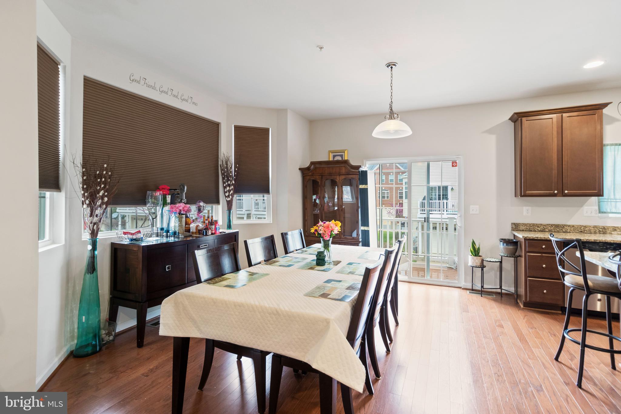 CHELSEA MANOR - Residential