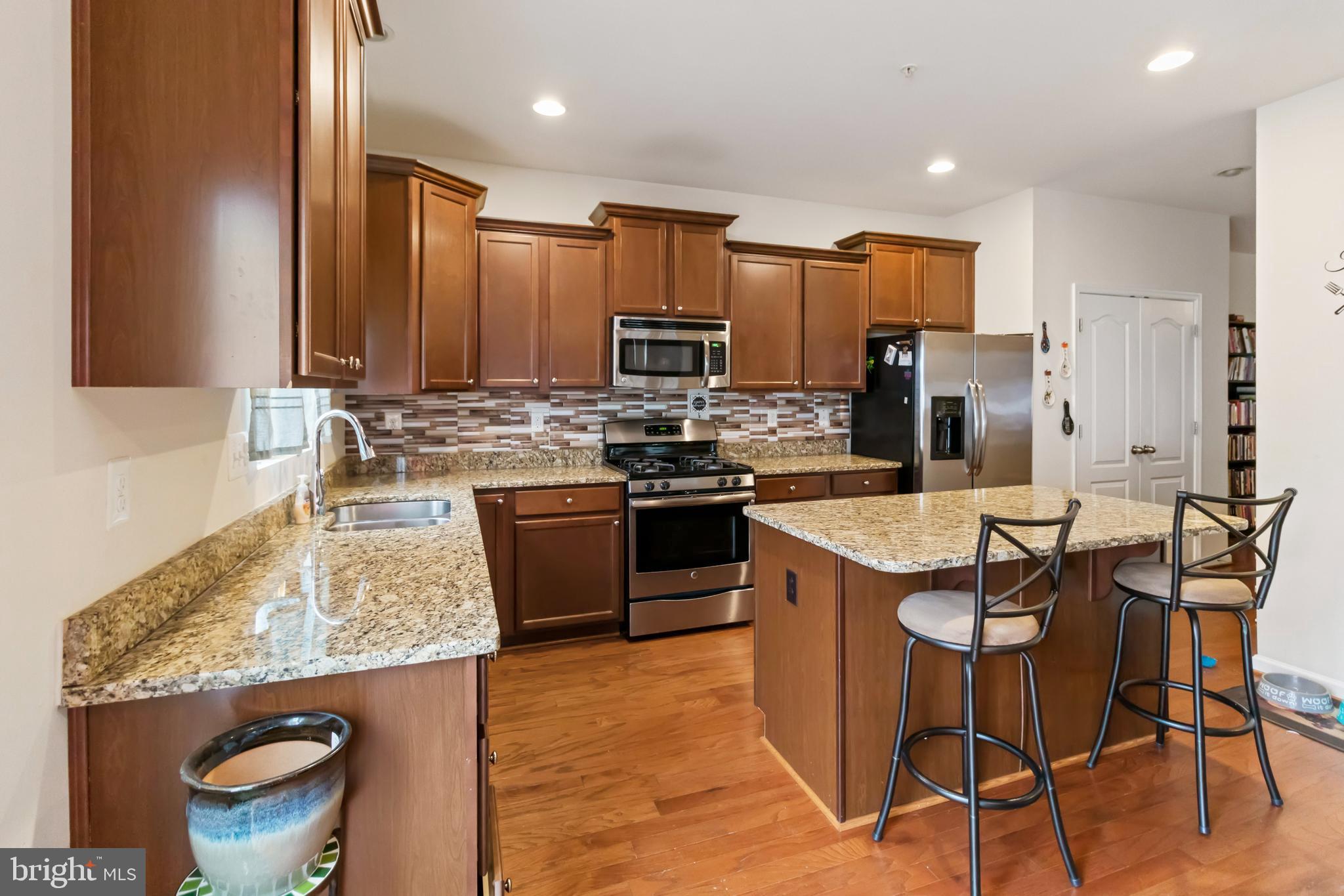 CHELSEA MANOR - Residential