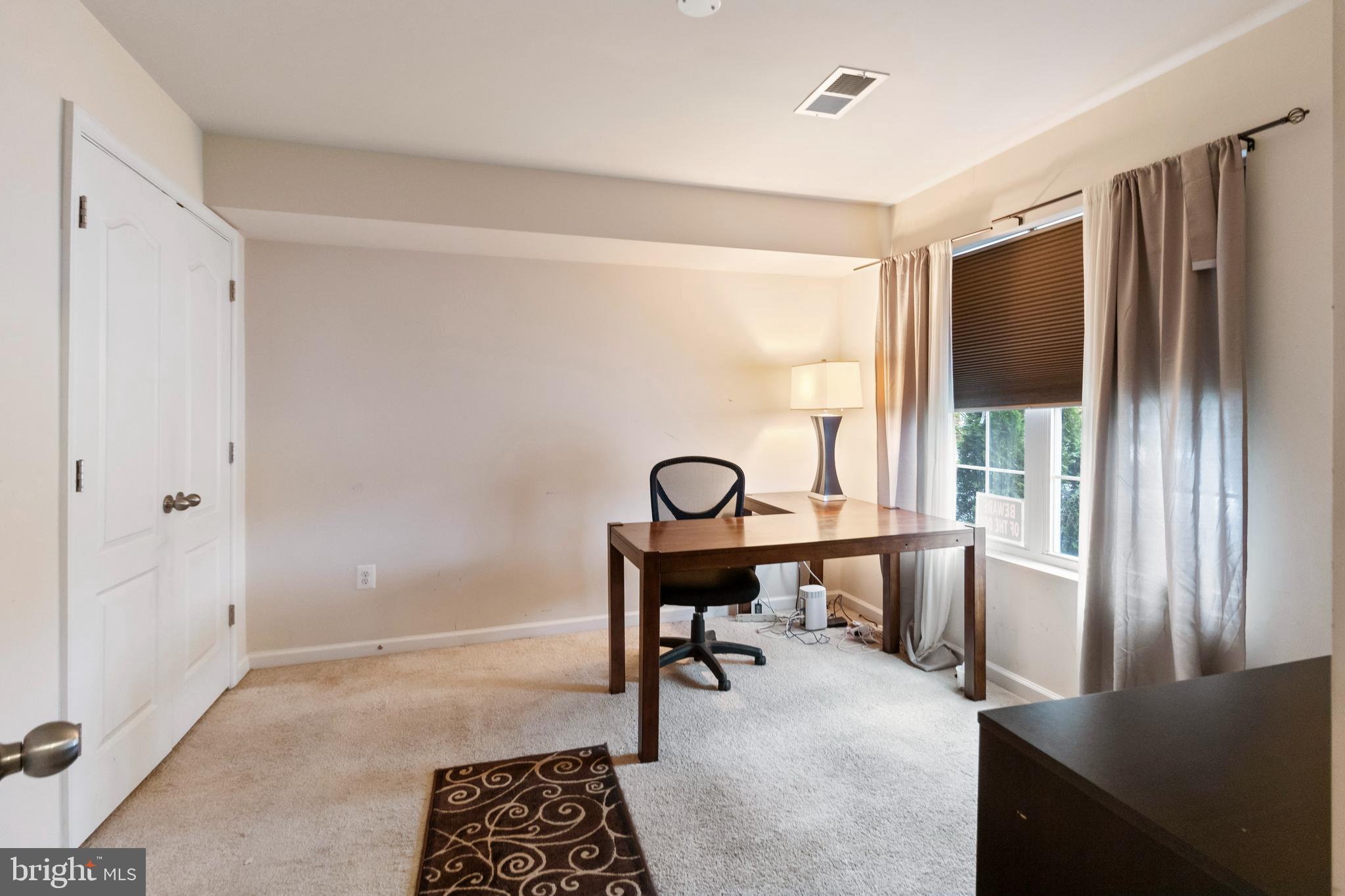 CHELSEA MANOR - Residential