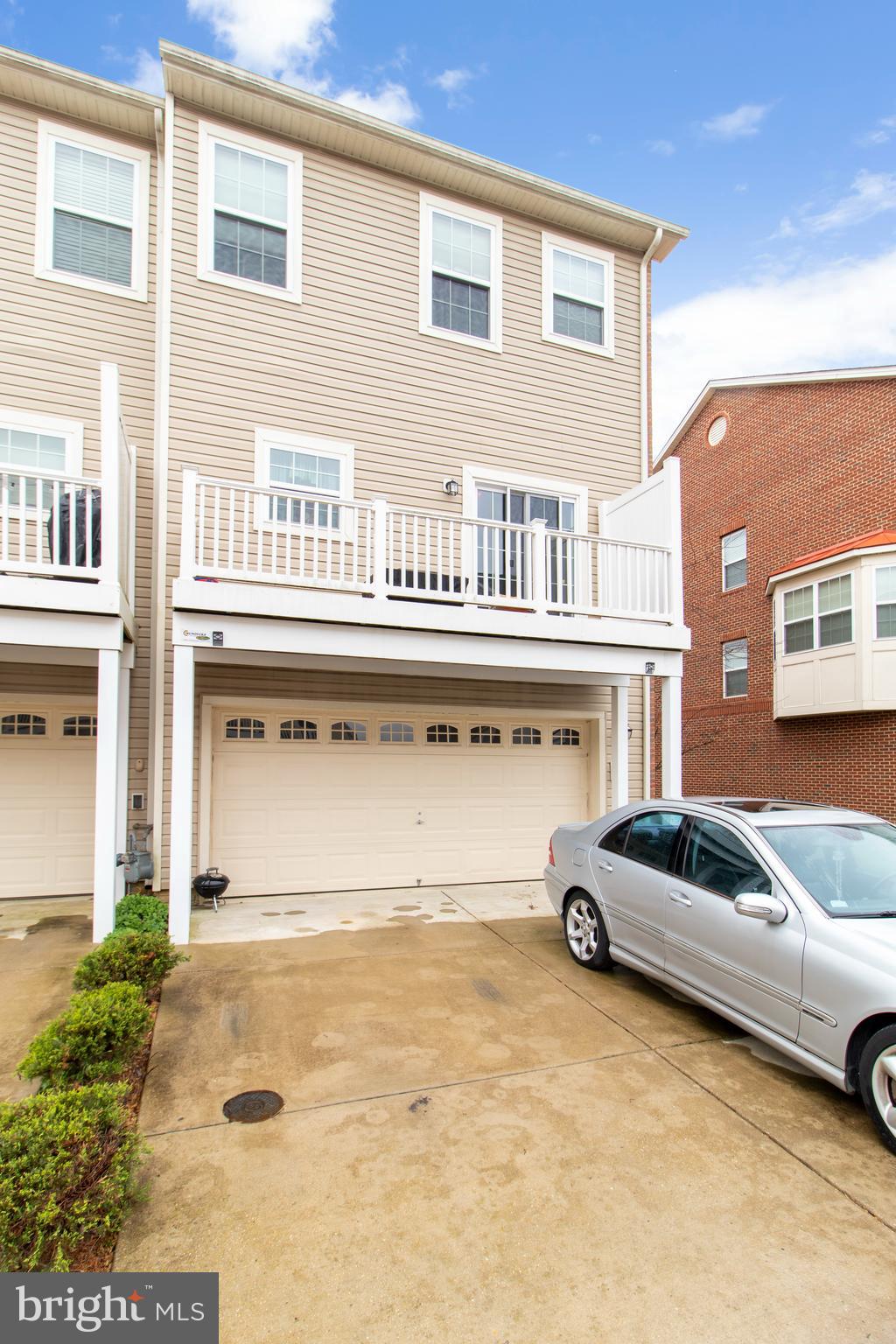 CHELSEA MANOR - Residential