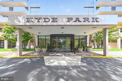 Photo of 4141 N North Henderson Road #311, ARLINGTON, VA 22203 (MLS # VAAR2080338)
