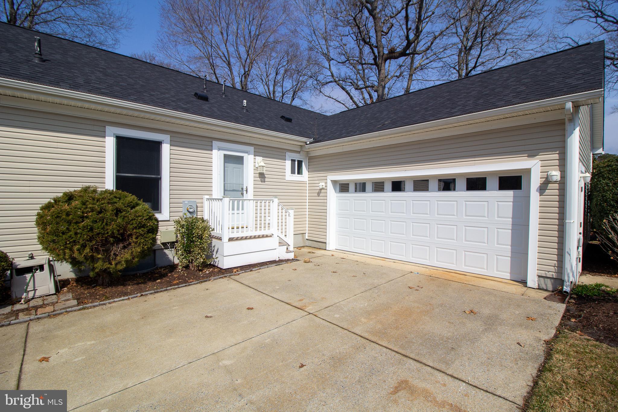 32589 LONG IRON WAY 3216