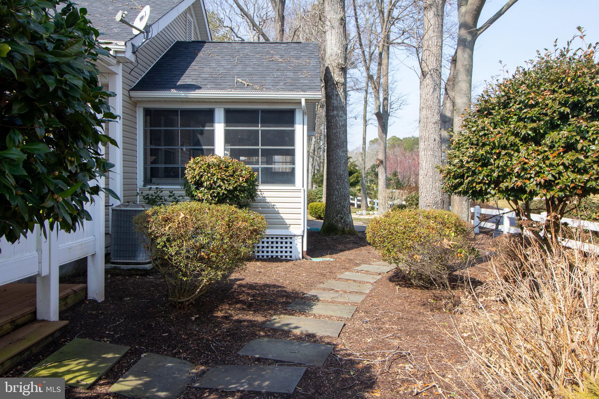 32589 LONG IRON WAY 3216