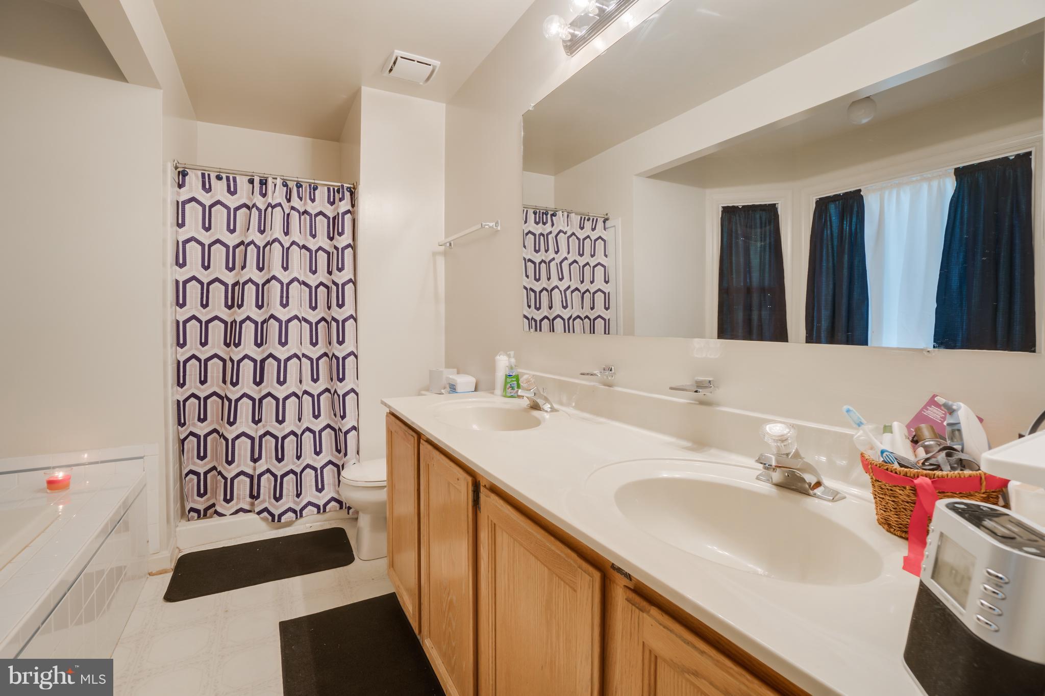 LAKE WILDERNESS - Residential