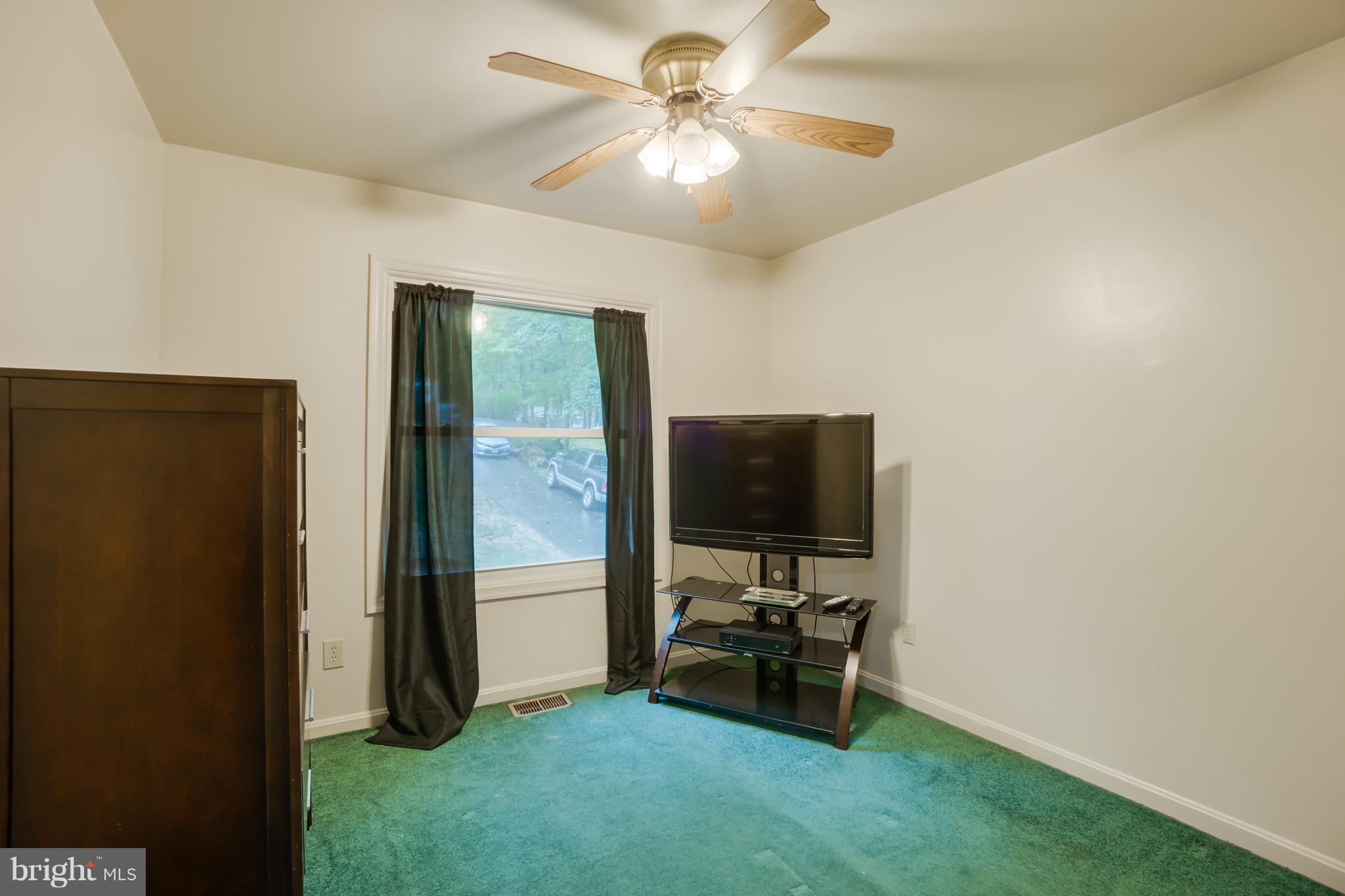 LAKE WILDERNESS - Residential