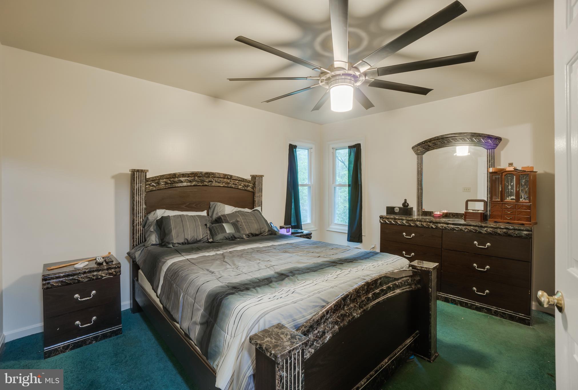 LAKE WILDERNESS - Residential