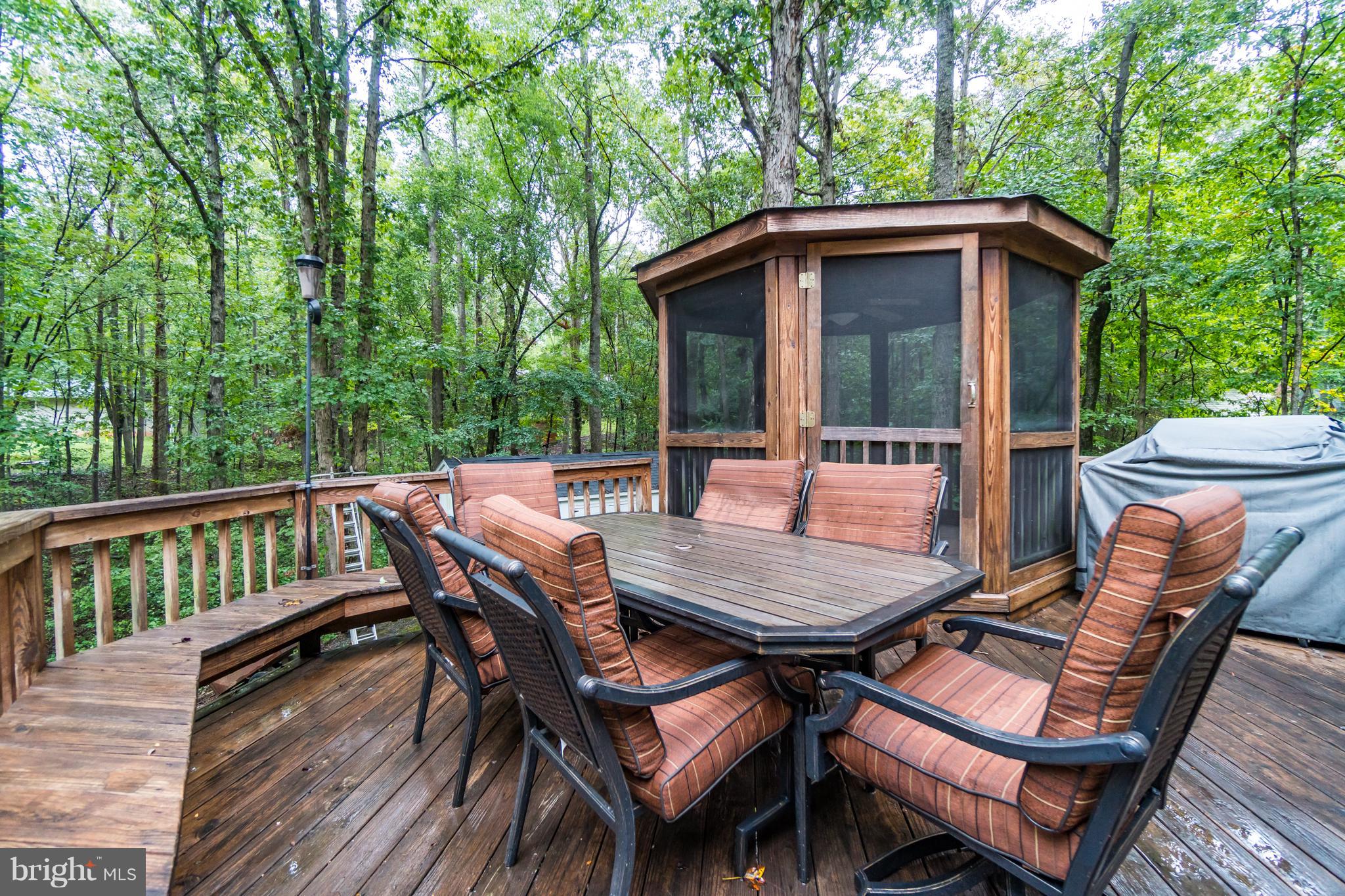 LAKE WILDERNESS - Residential