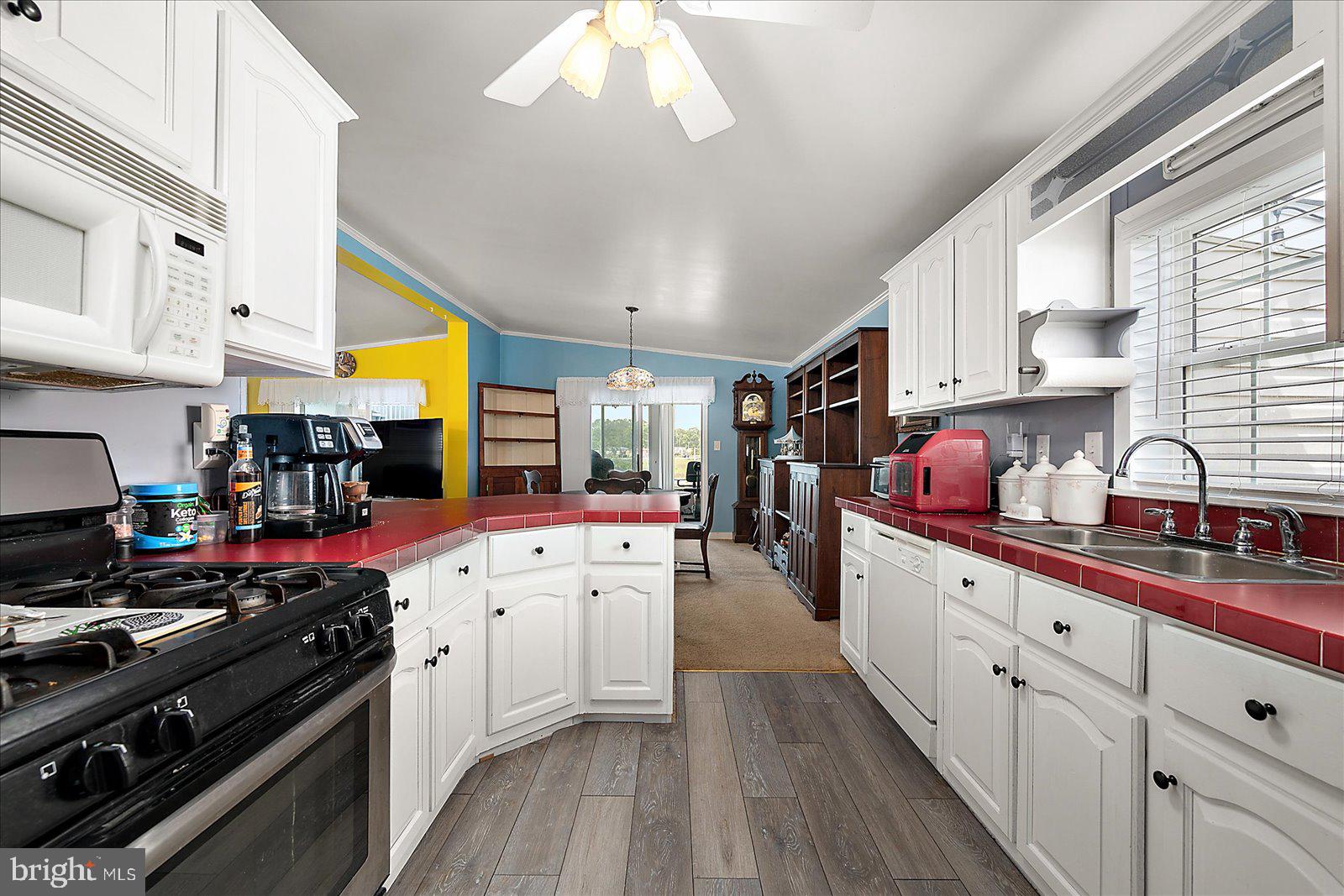 MARINERS COVE - Residential