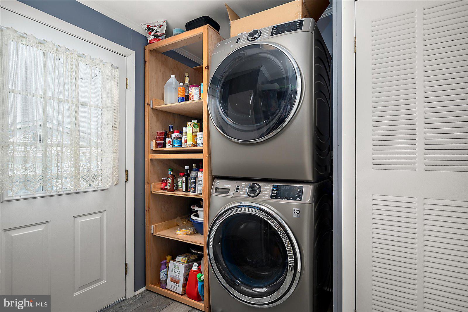 MARINERS COVE - Residential