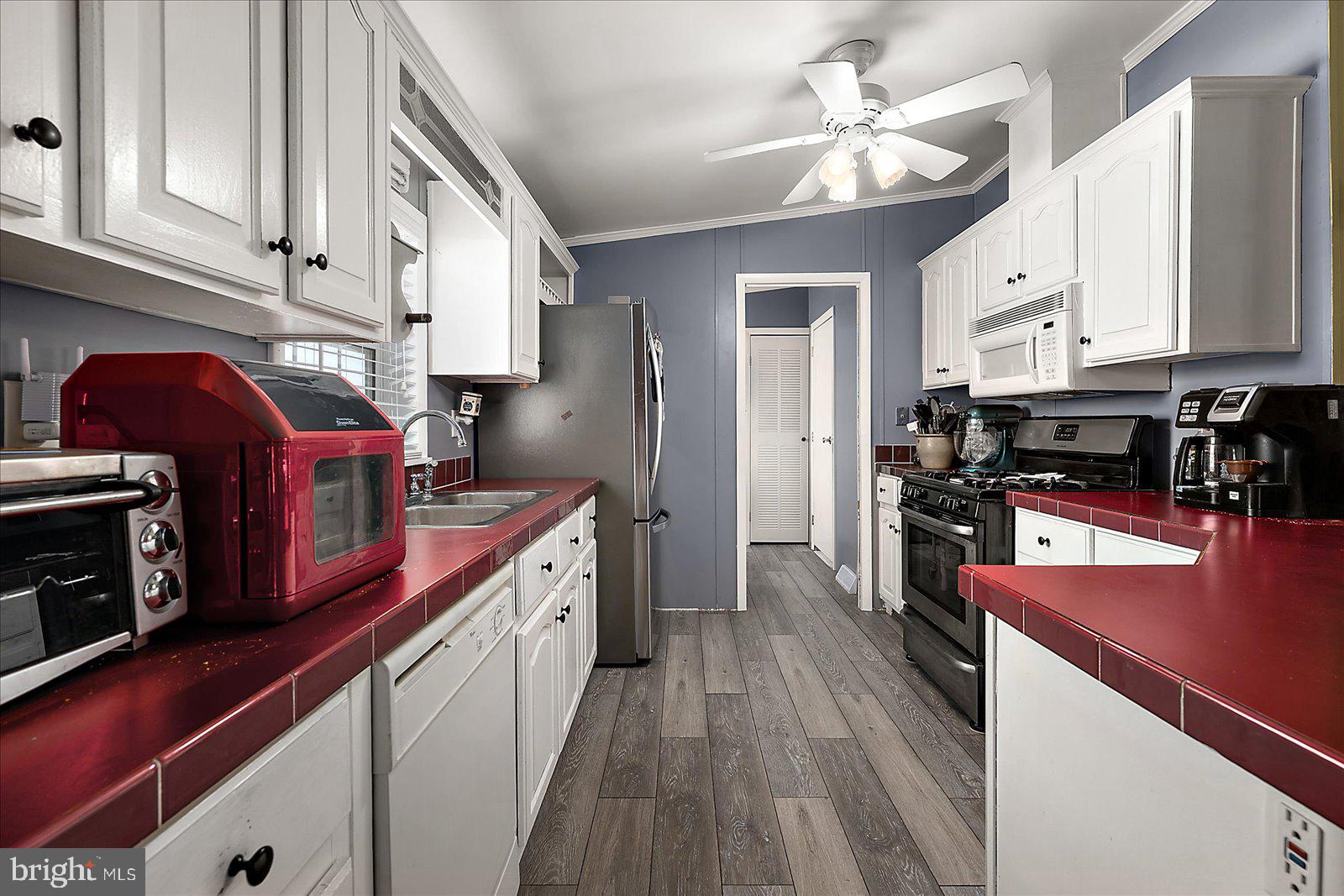 MARINERS COVE - Residential