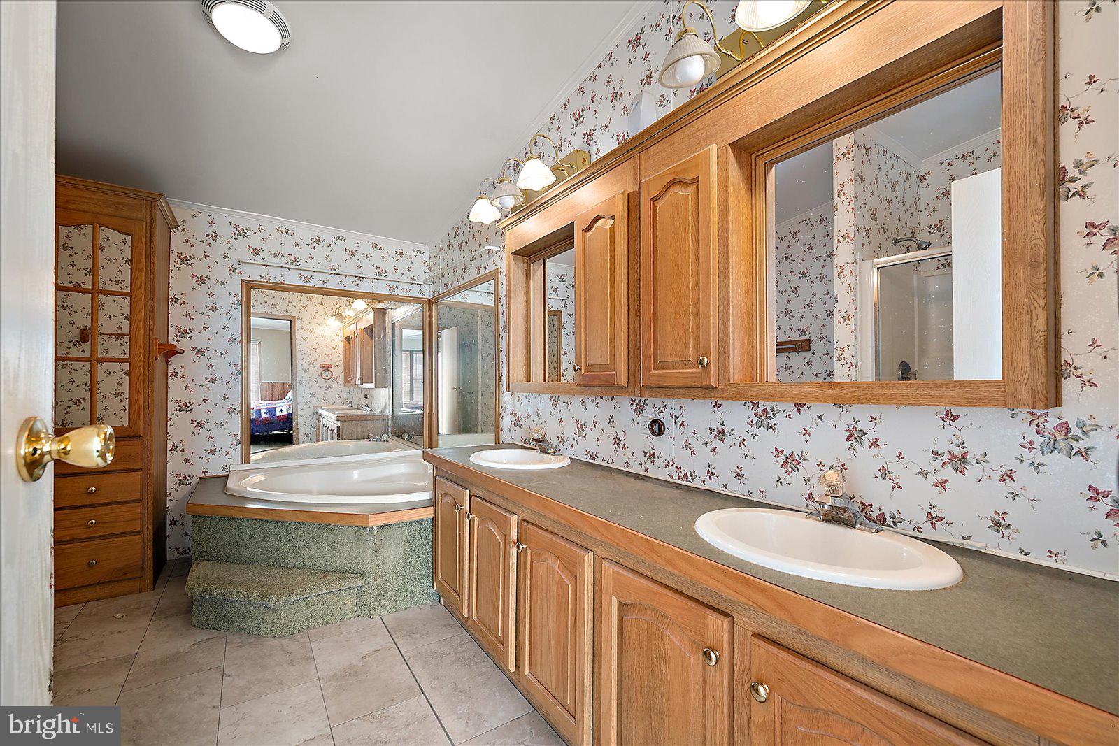 MARINERS COVE - Residential