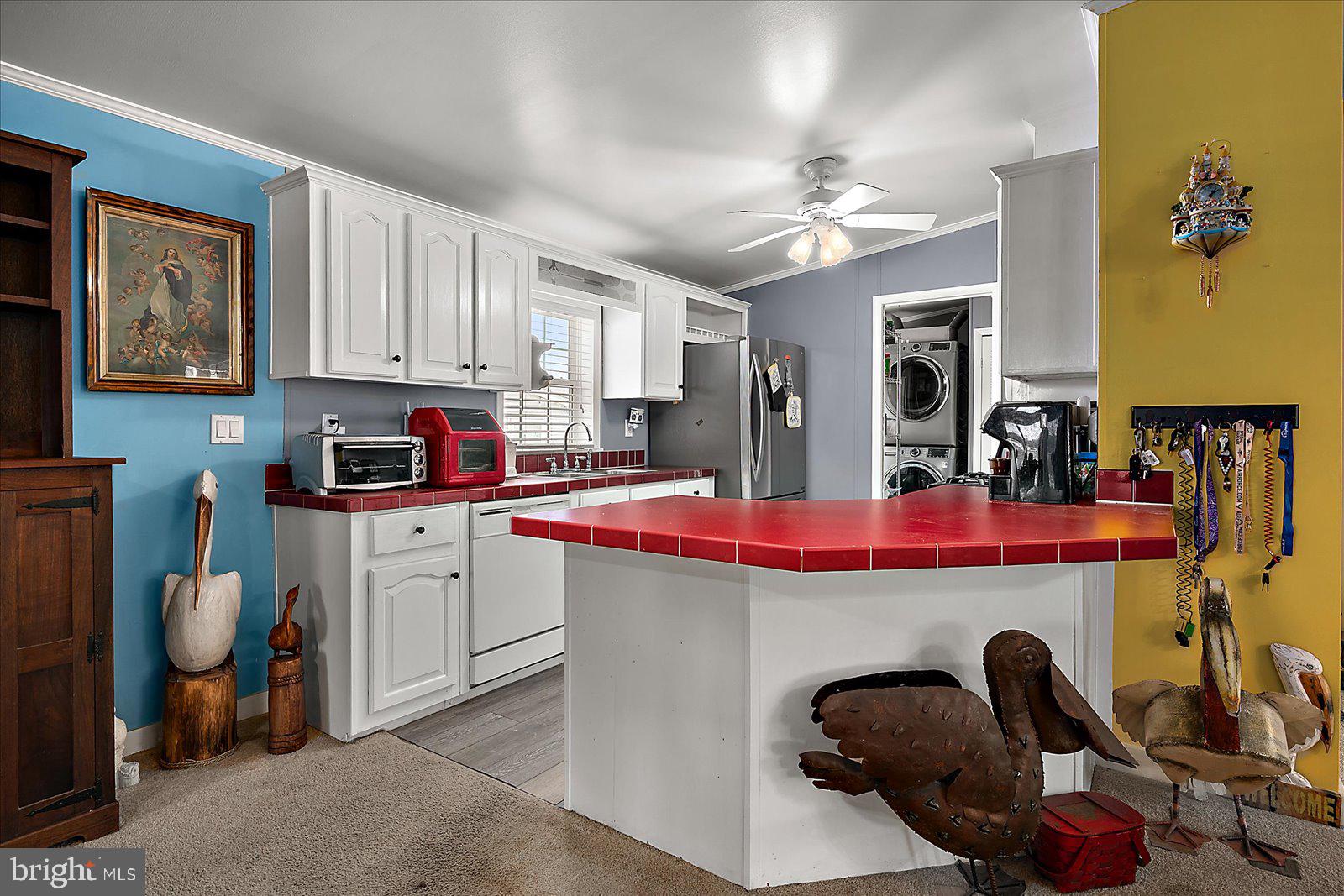 MARINERS COVE - Residential