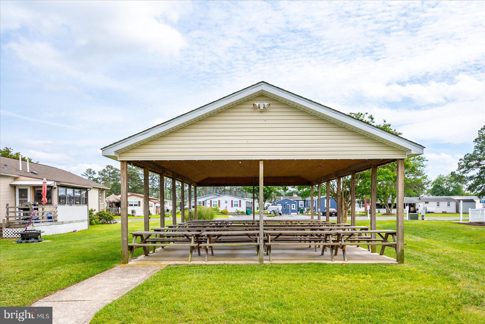 MARINERS COVE - Residential