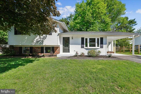 24321 Log House Road, Gaithersburg, MD 20882 - MLS#: MDMC2230376