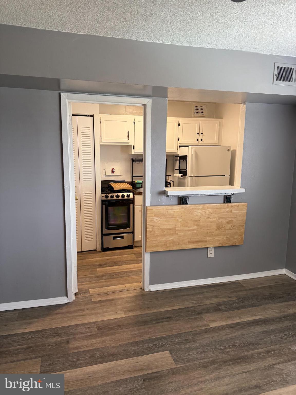 ADELPHI MILL - Residential Lease