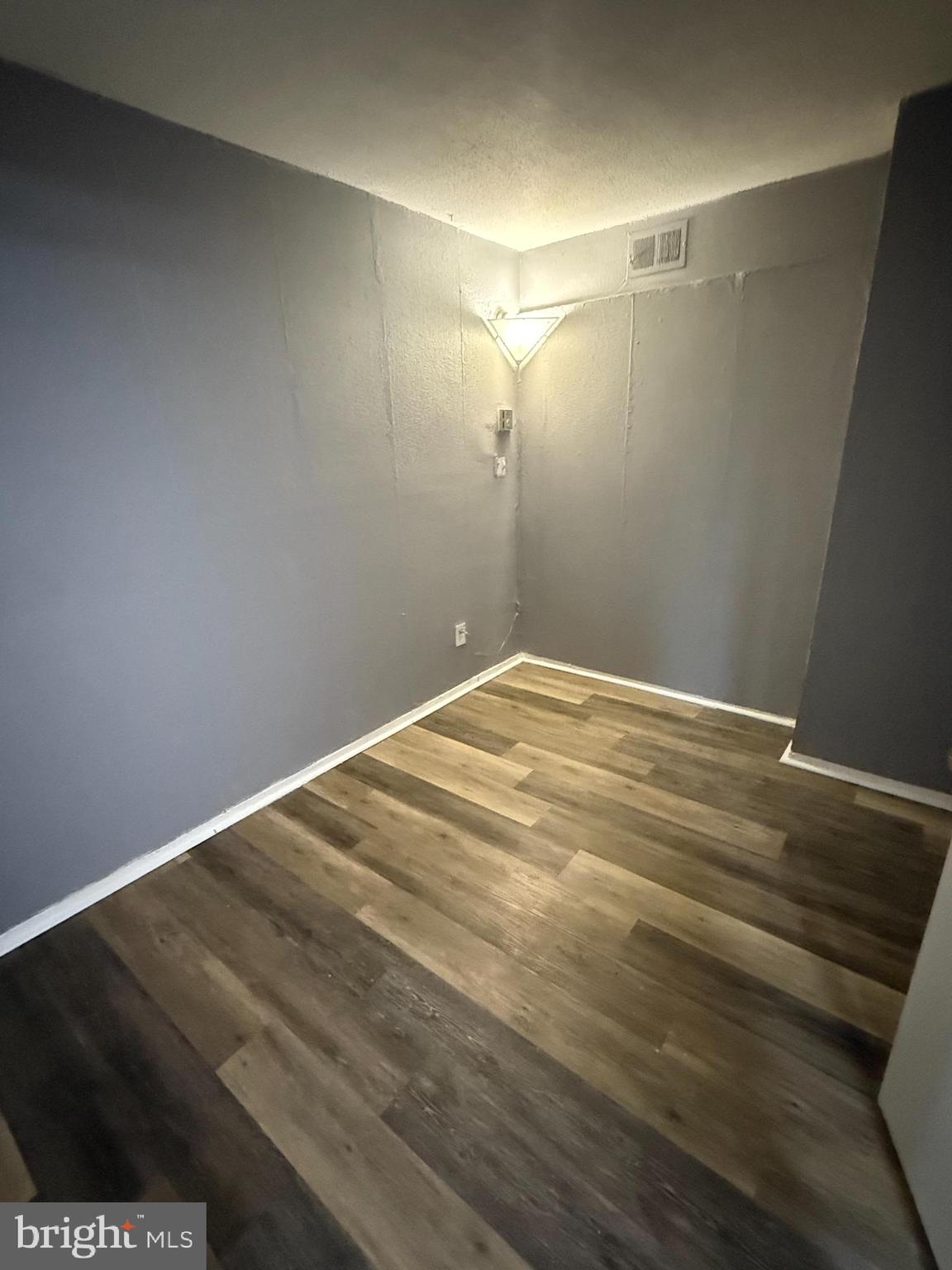 ADELPHI MILL - Residential Lease