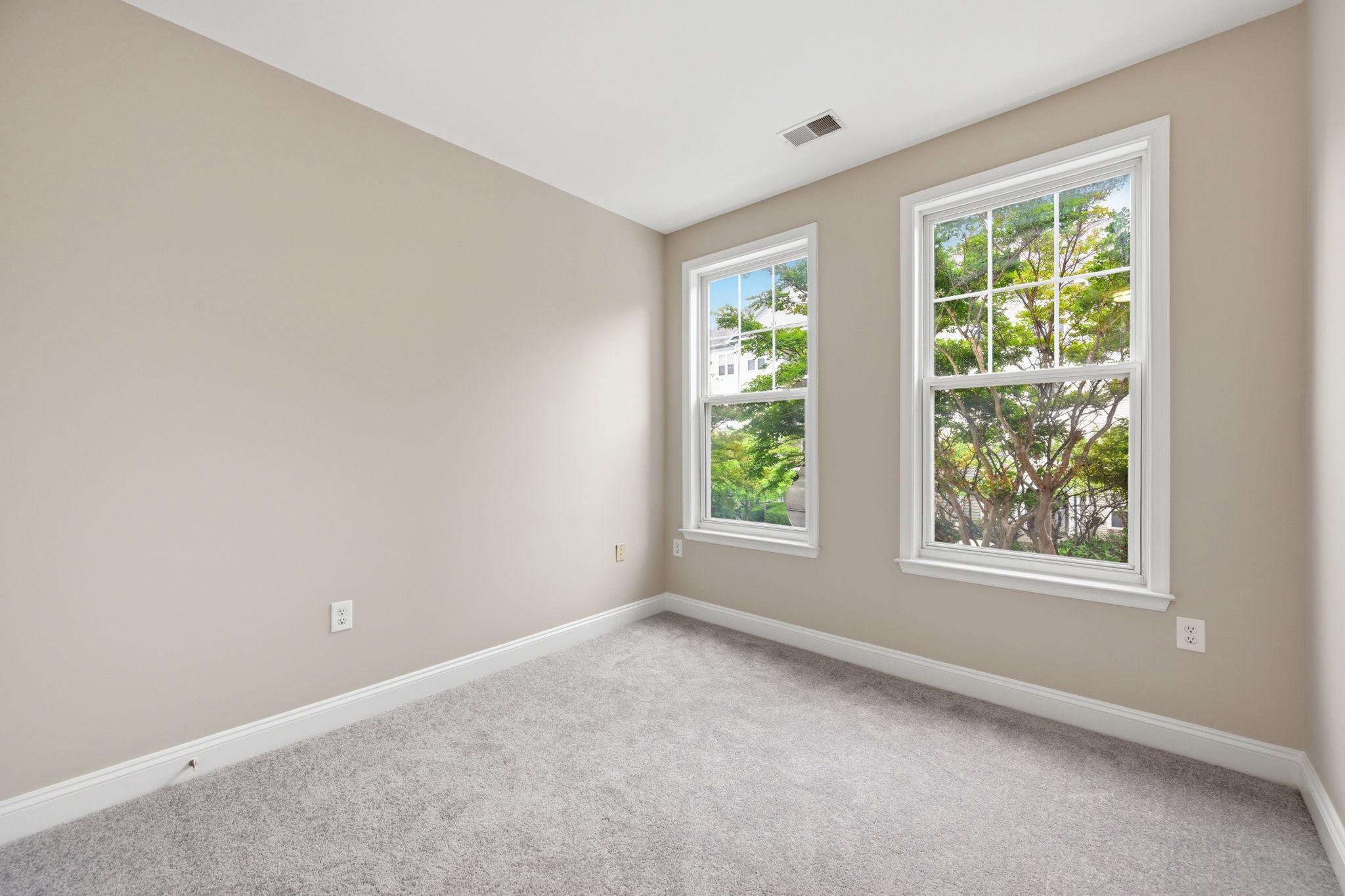 KING FARM BAILEYS COMMON - Residential