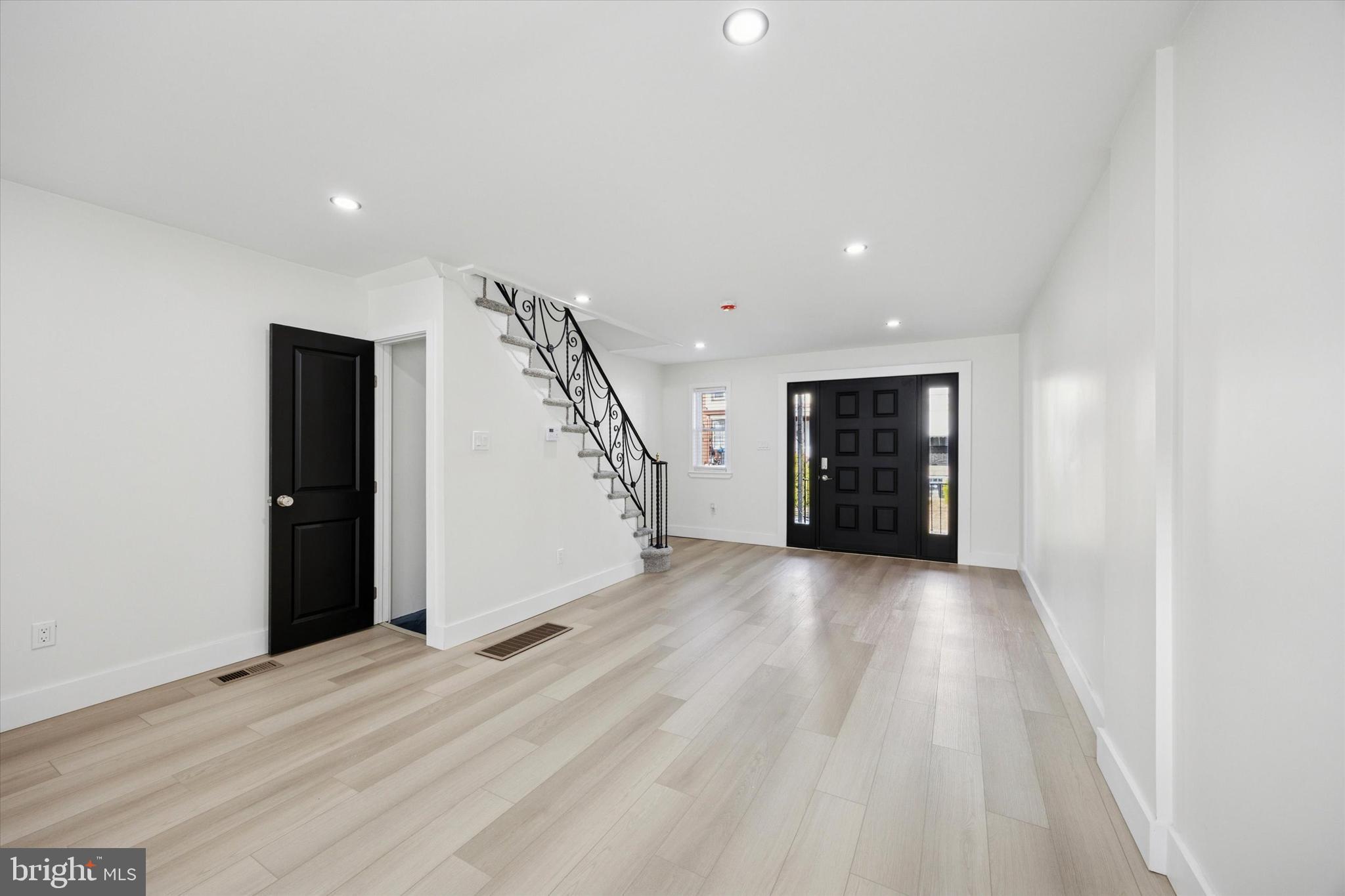 LAWNDALE - Residential