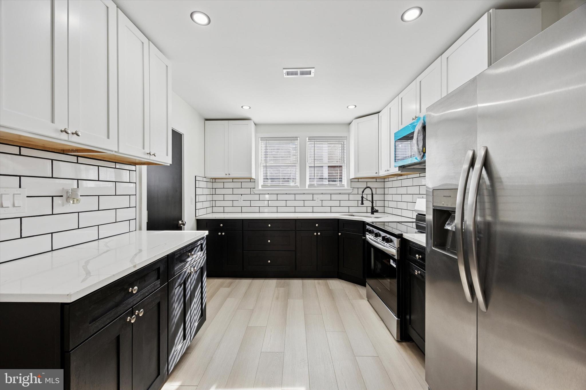 LAWNDALE - Residential