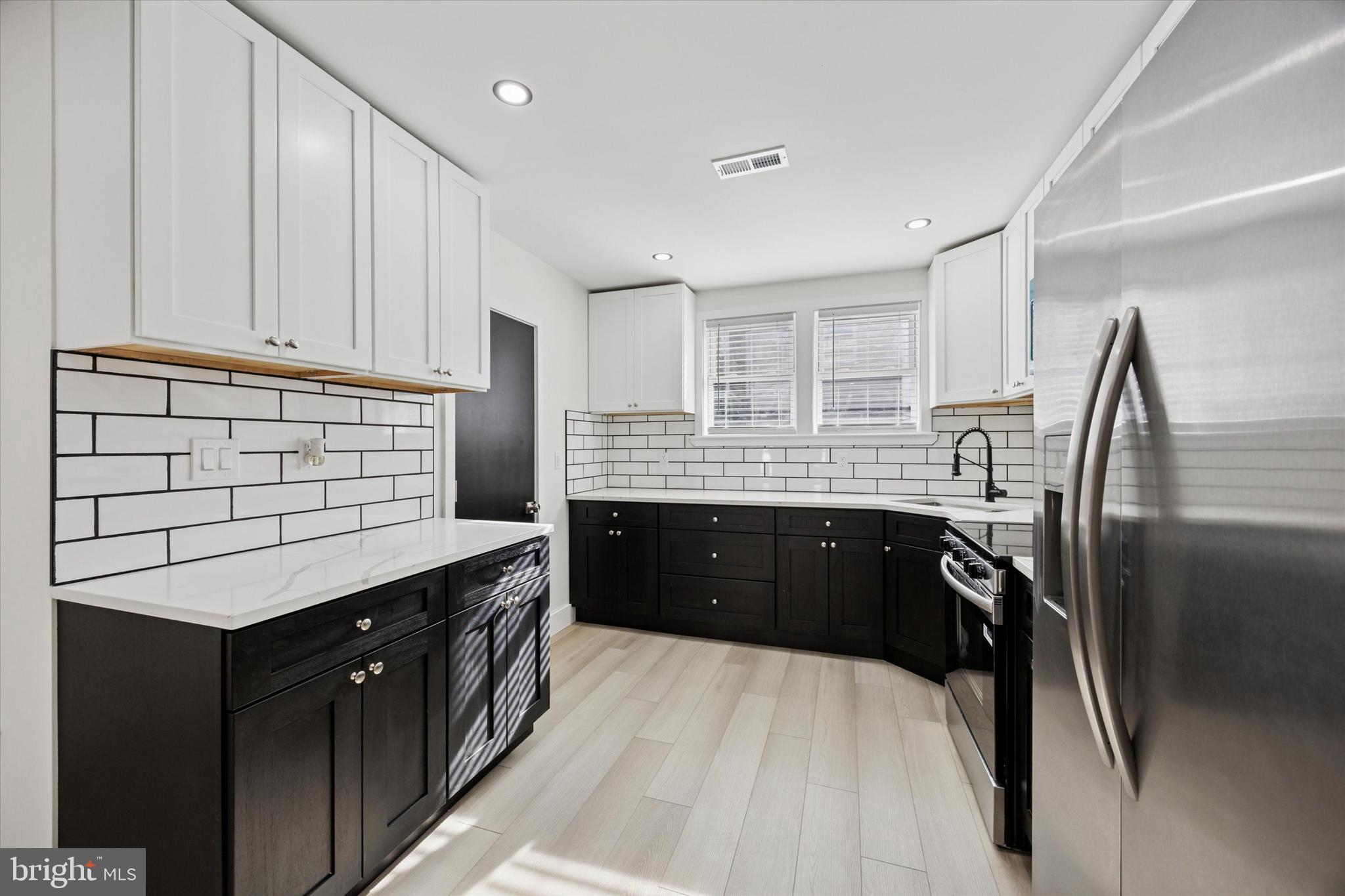 LAWNDALE - Residential