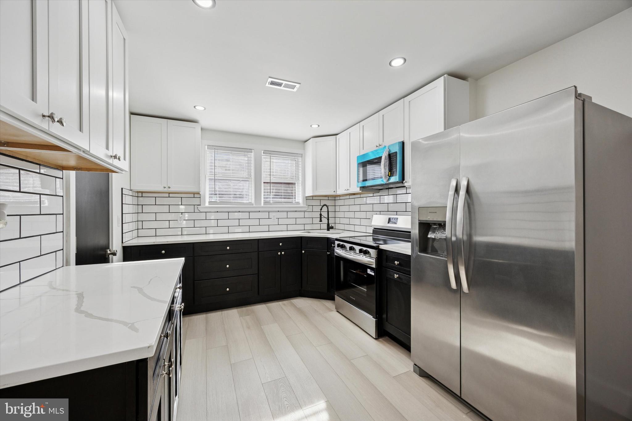 LAWNDALE - Residential