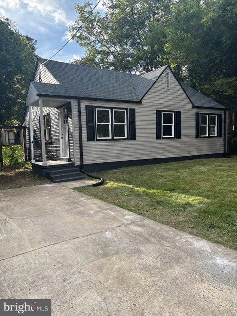 Photo of 3022 Westfall Place, FALLS CHURCH, VA 22042 (MLS # VAFX2343040)