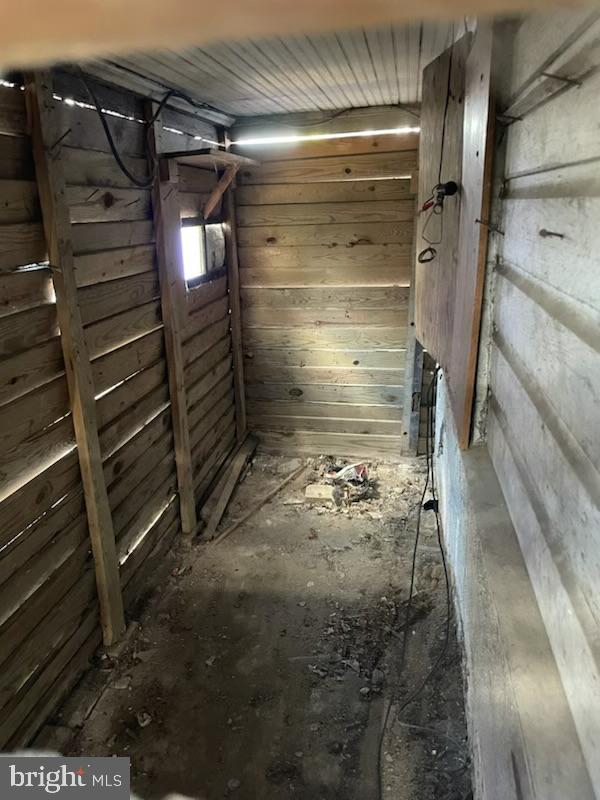 WHITE HOUSE HEIGHTS - Residential