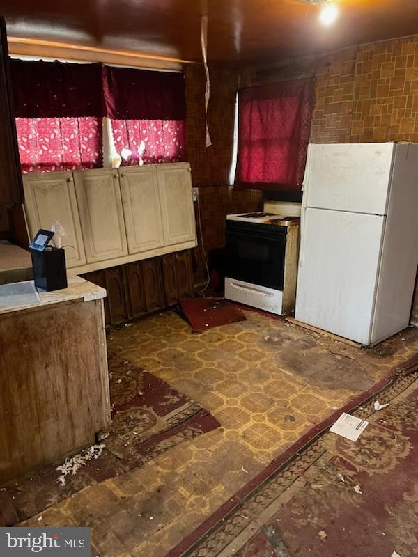 WHITE HOUSE HEIGHTS - Residential