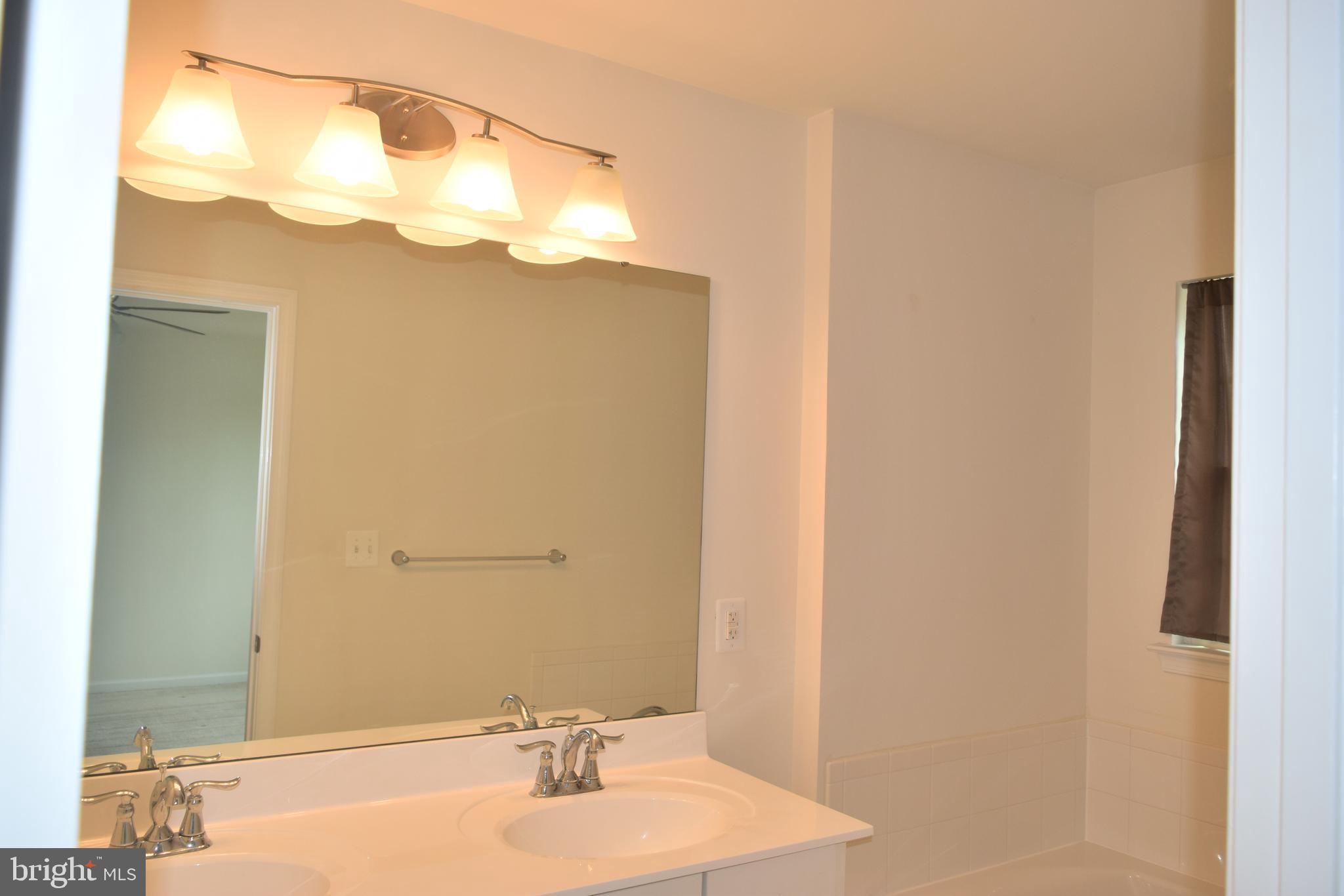 THE VILLAGE AT COURTHOUSE COMMONS - Residential Lease