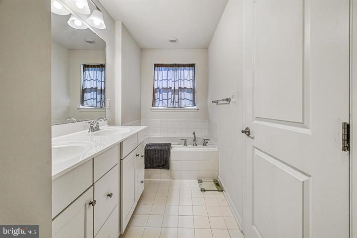 THE VILLAGE AT COURTHOUSE COMMONS - Residential Lease