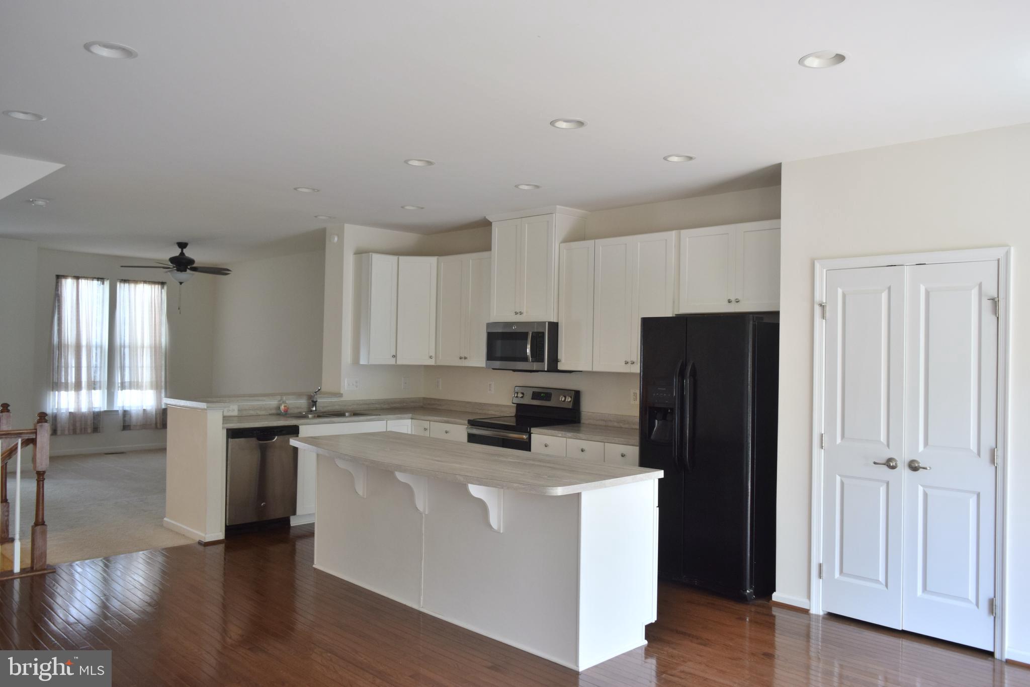 THE VILLAGE AT COURTHOUSE COMMONS - Residential Lease