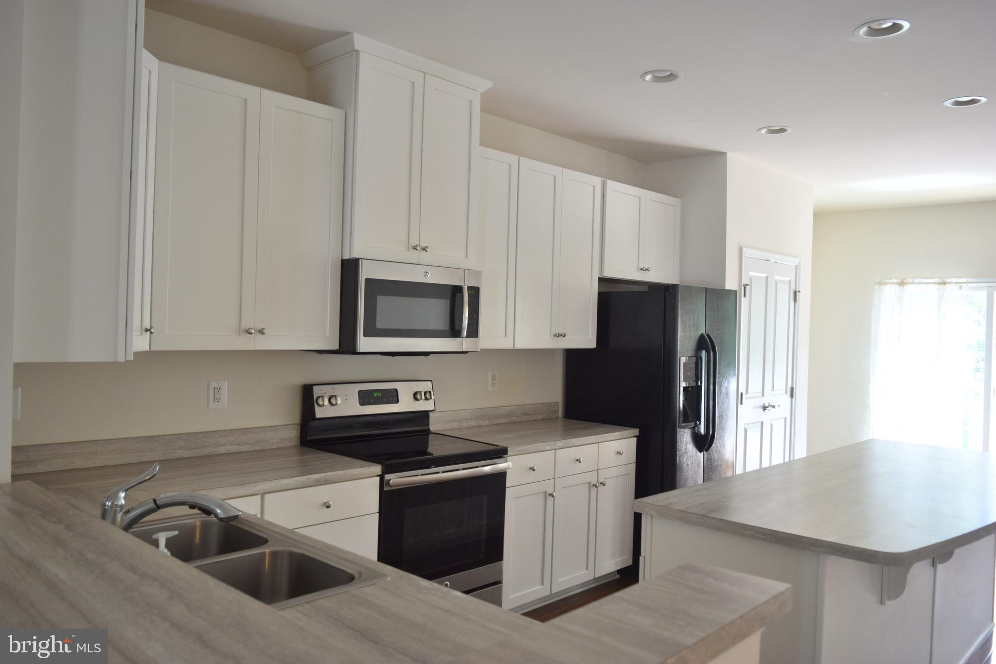 THE VILLAGE AT COURTHOUSE COMMONS - Residential Lease